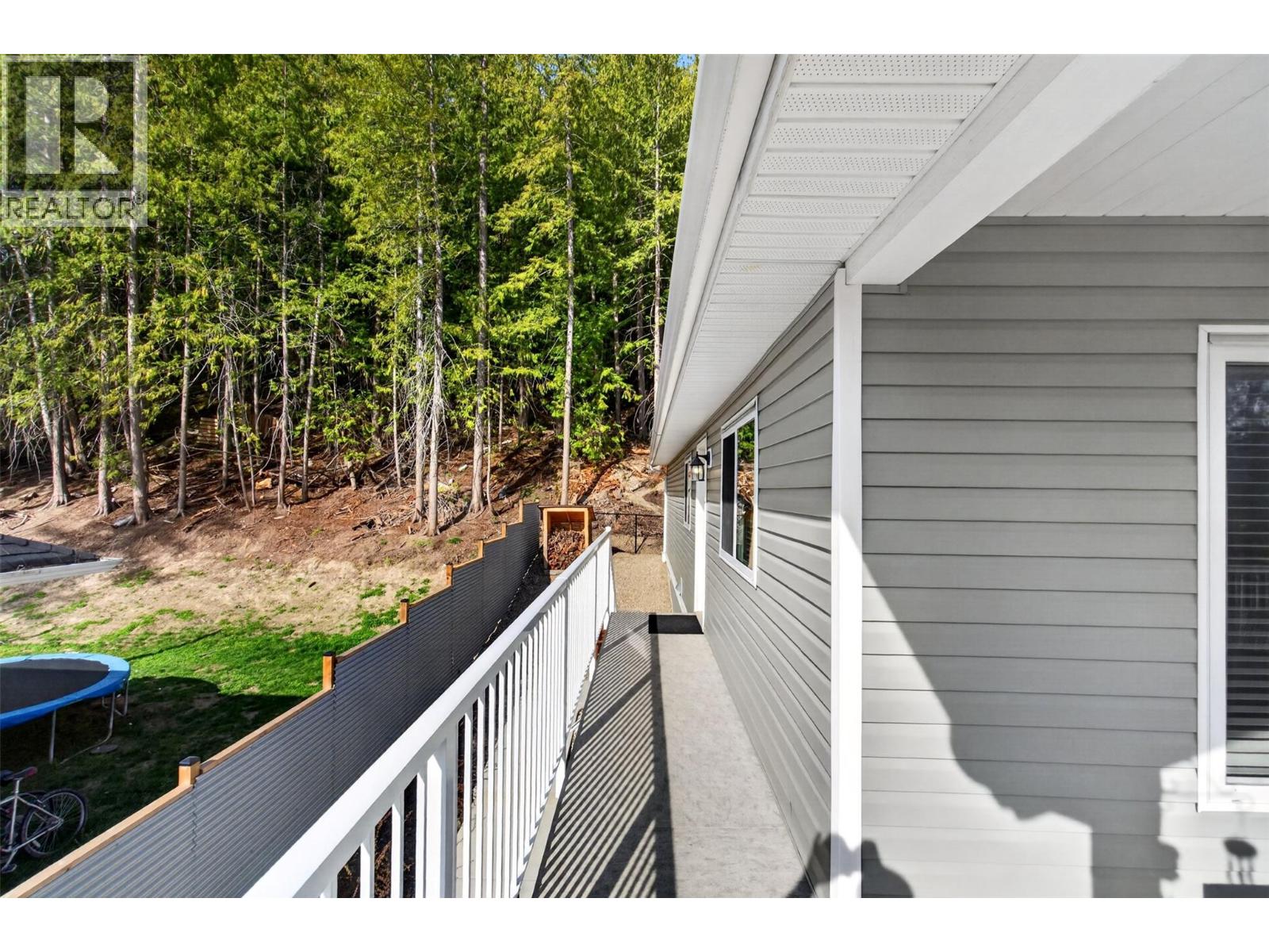 6841 46 Street NE - 33