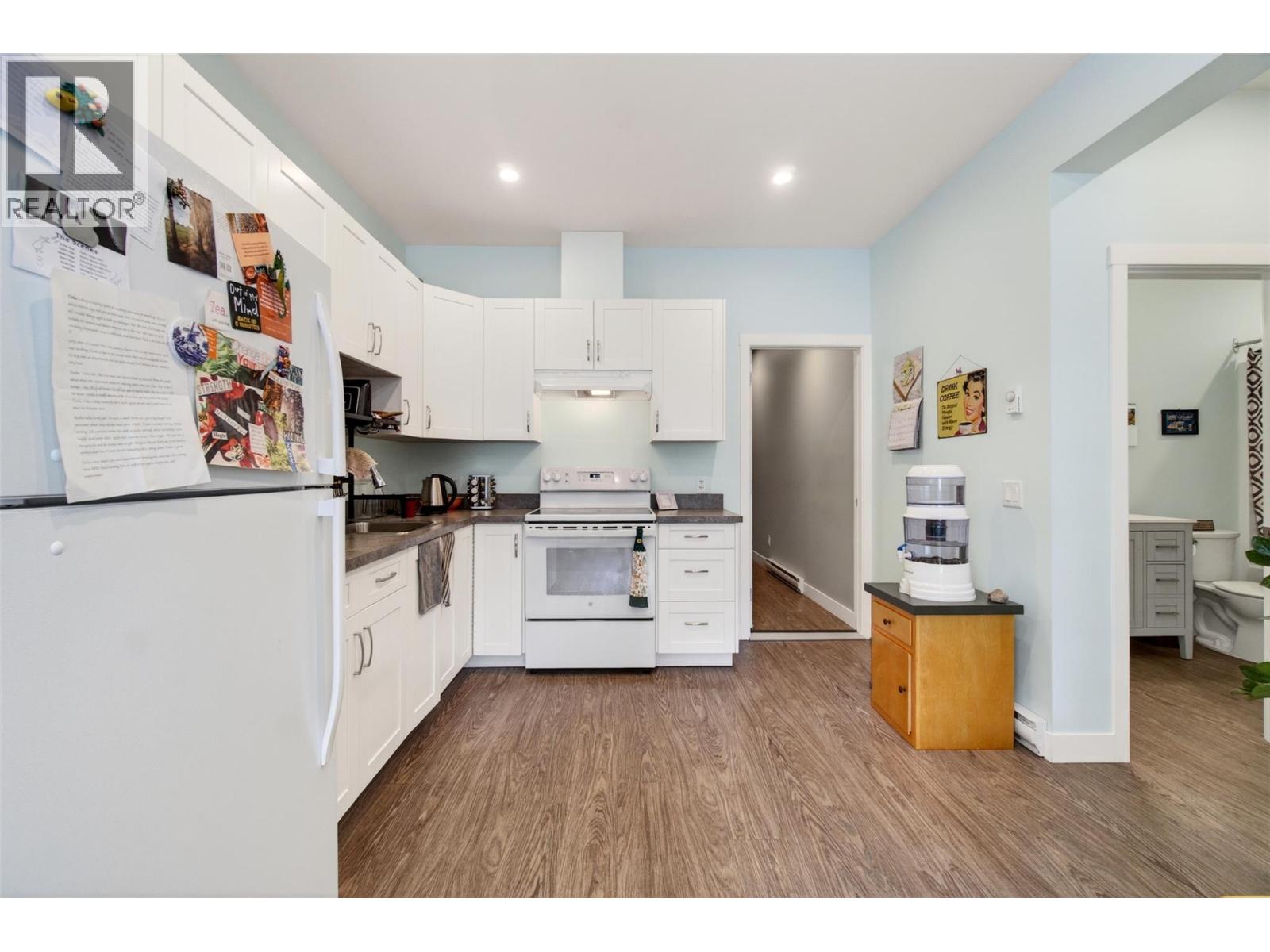 6841 46 Street NE - 45