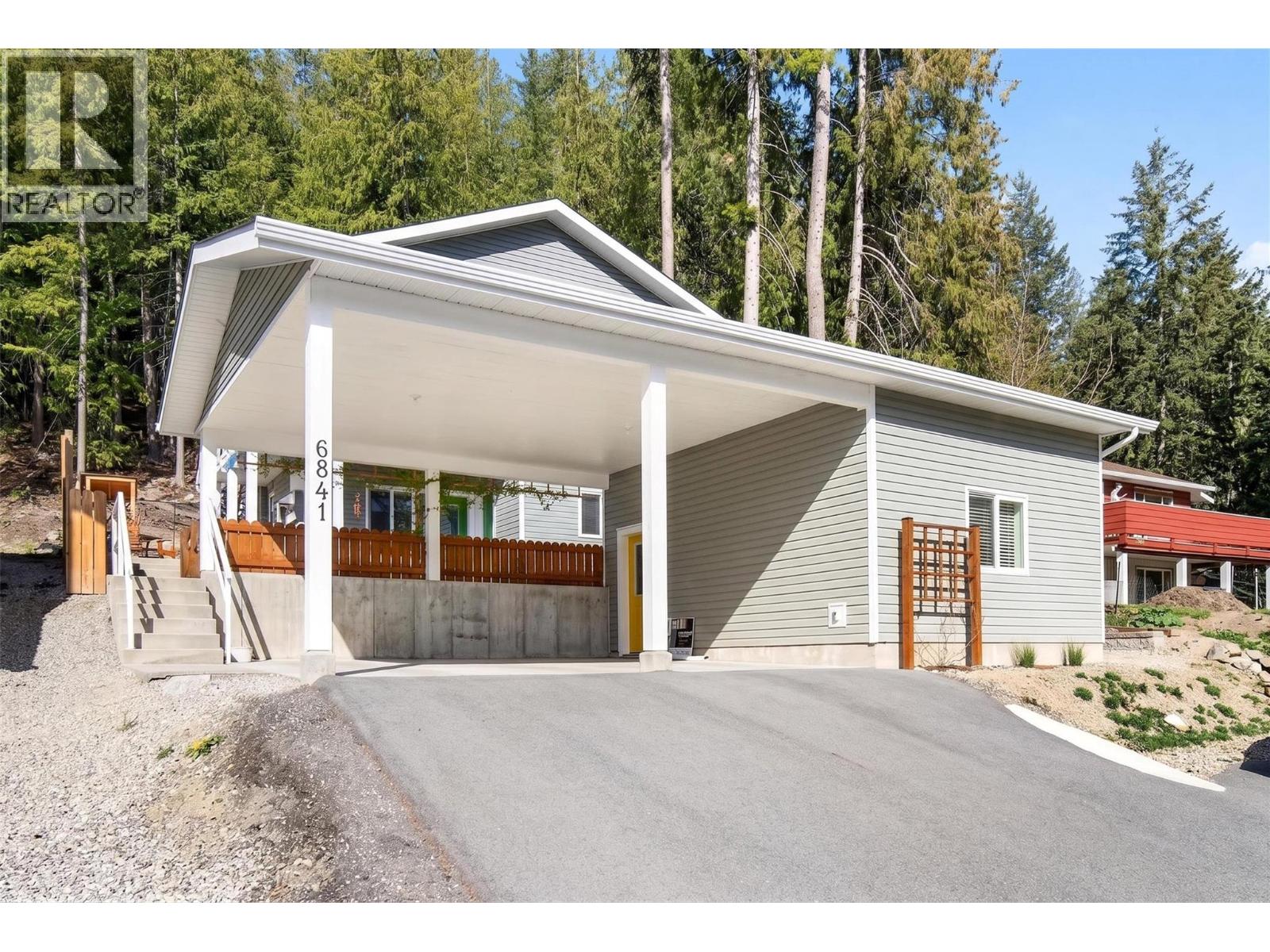 6841 46 Street NE - 52