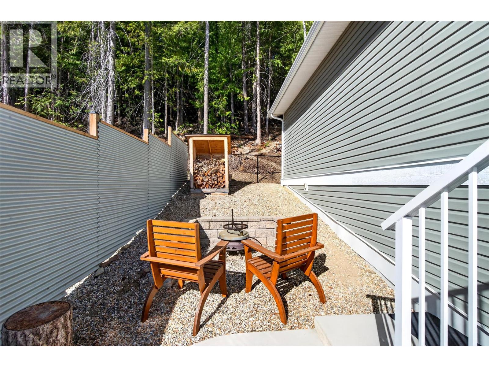 6841 46 Street NE - 70