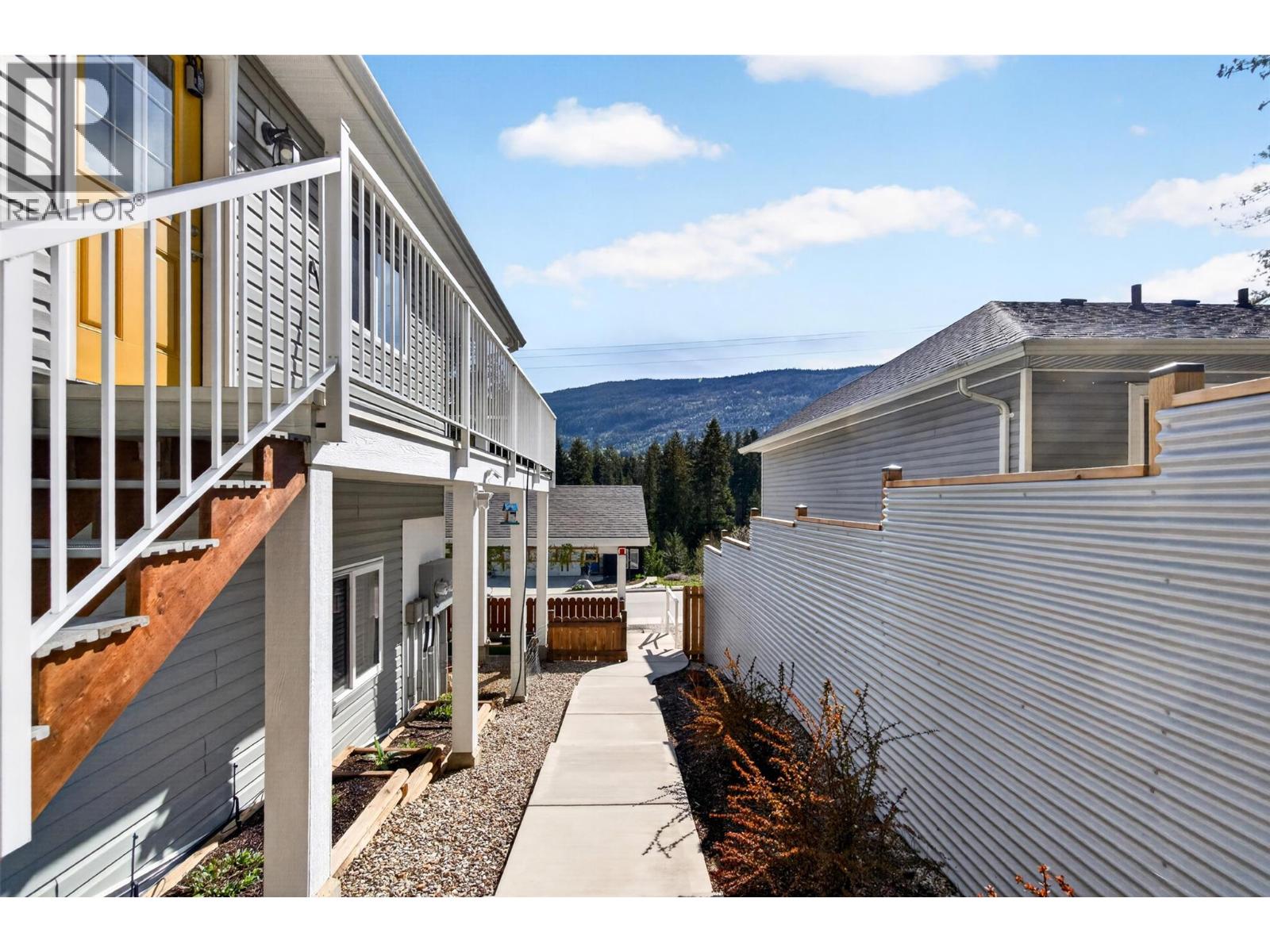 6841 46 Street NE - 71