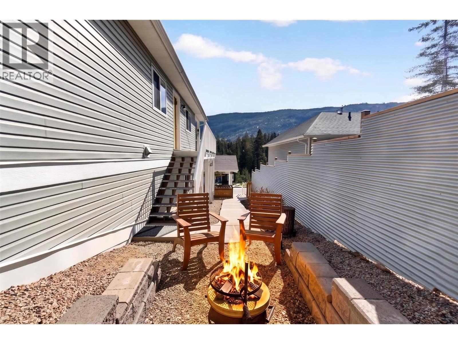 6841 46 Street NE - 72