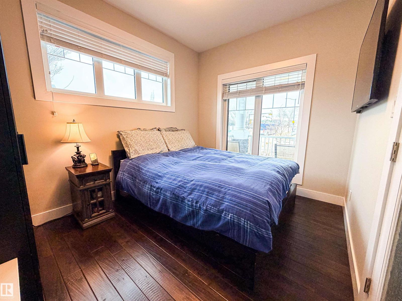 9004 24 AV SW — photo 16