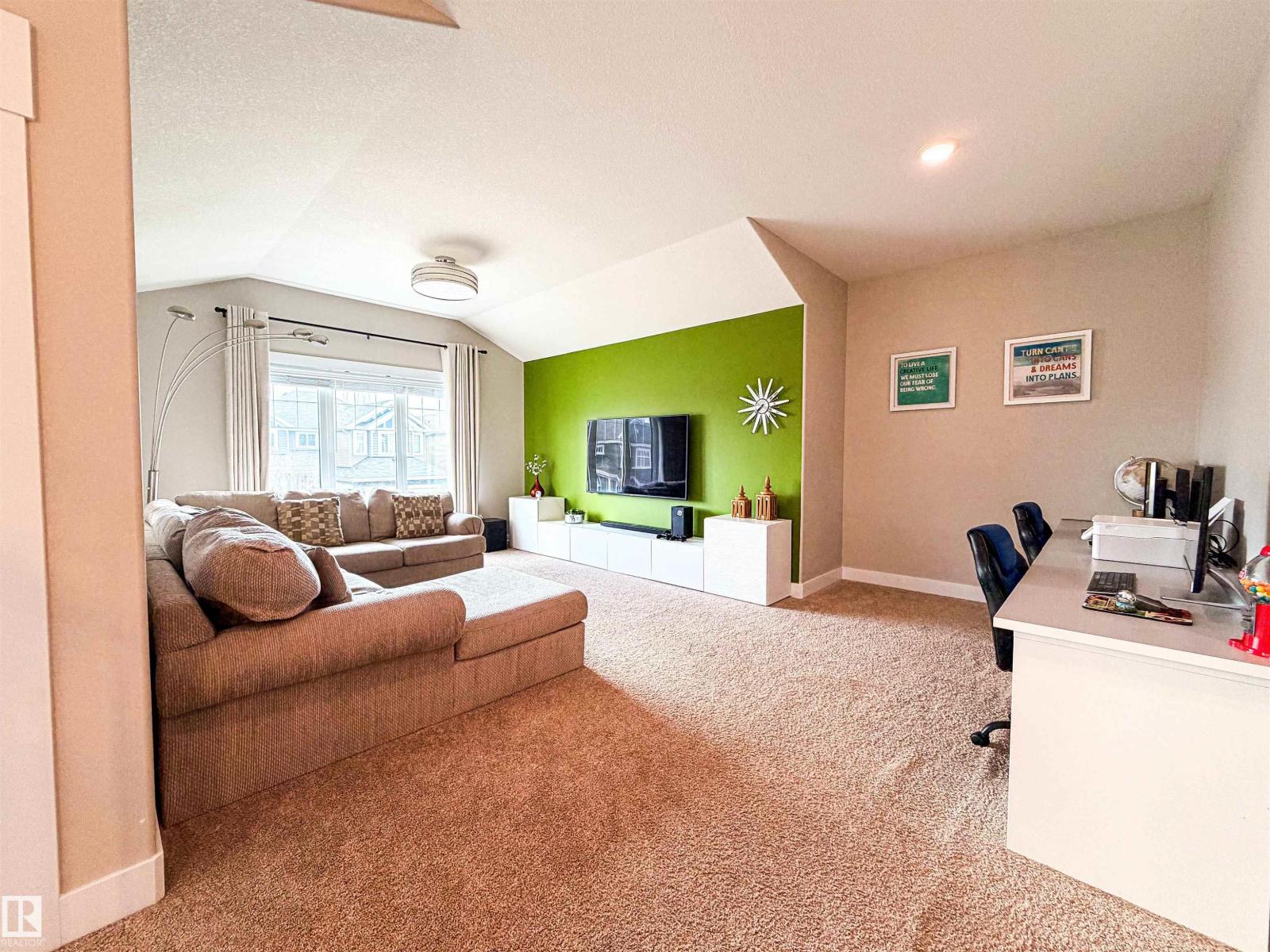 9004 24 AV SW — photo 28