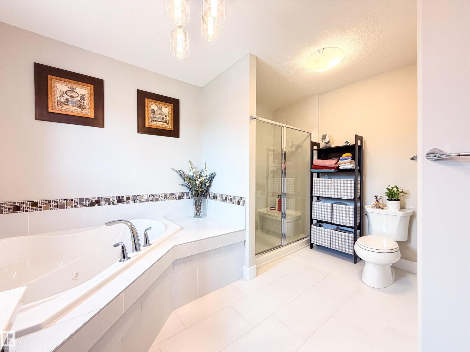 9004 24 AV SW — photo 39