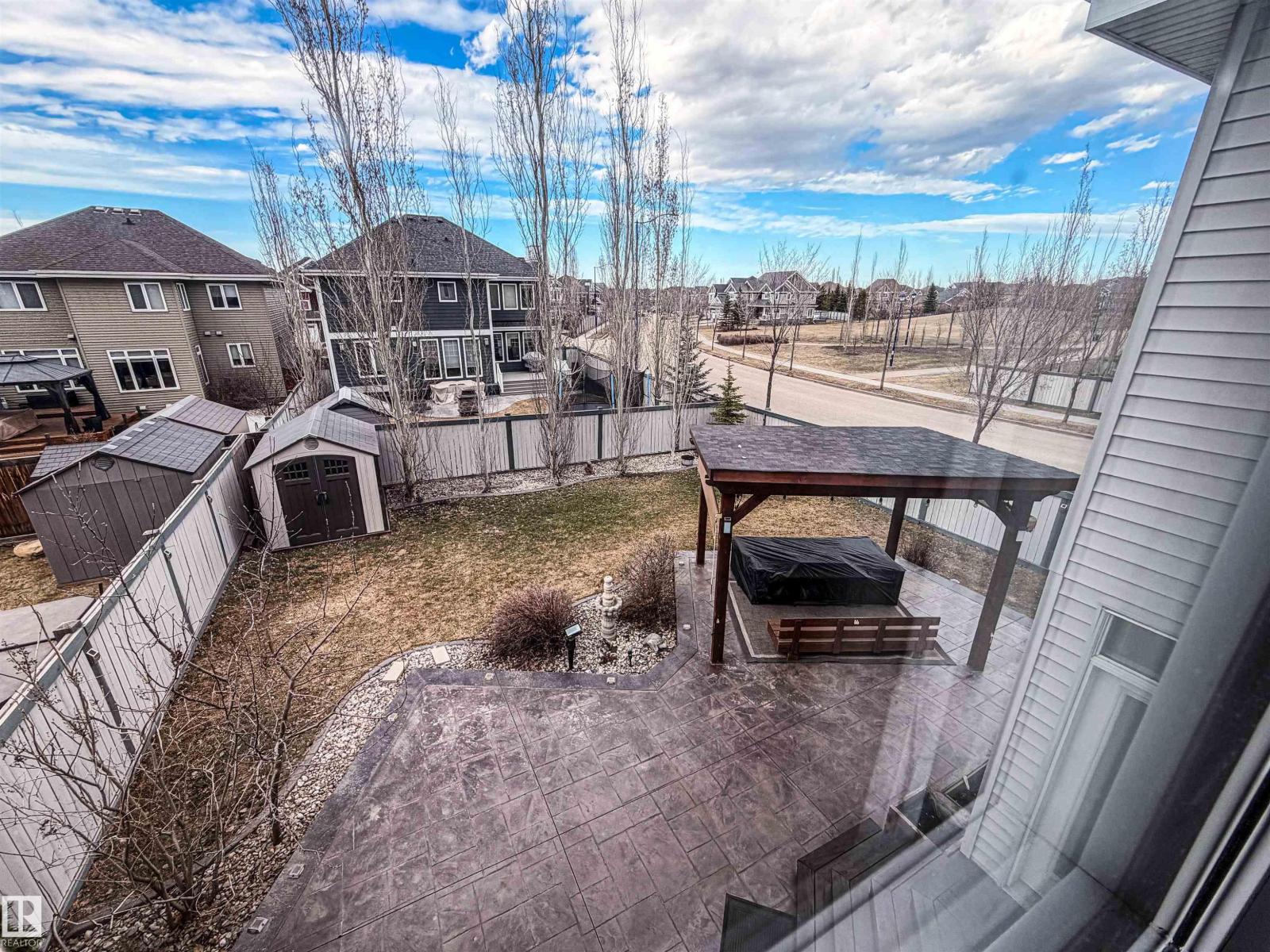 9004 24 AV SW — photo 45