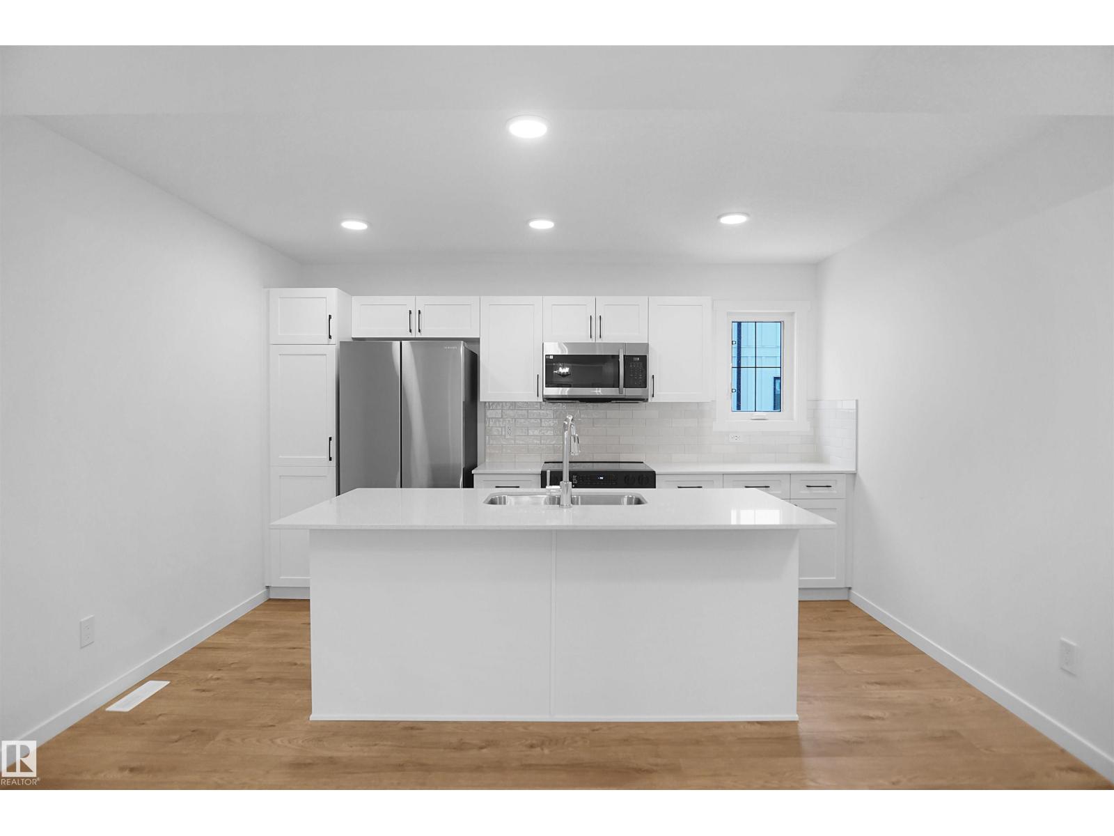 #11 29 AIRPORT RD NW, Edmonton