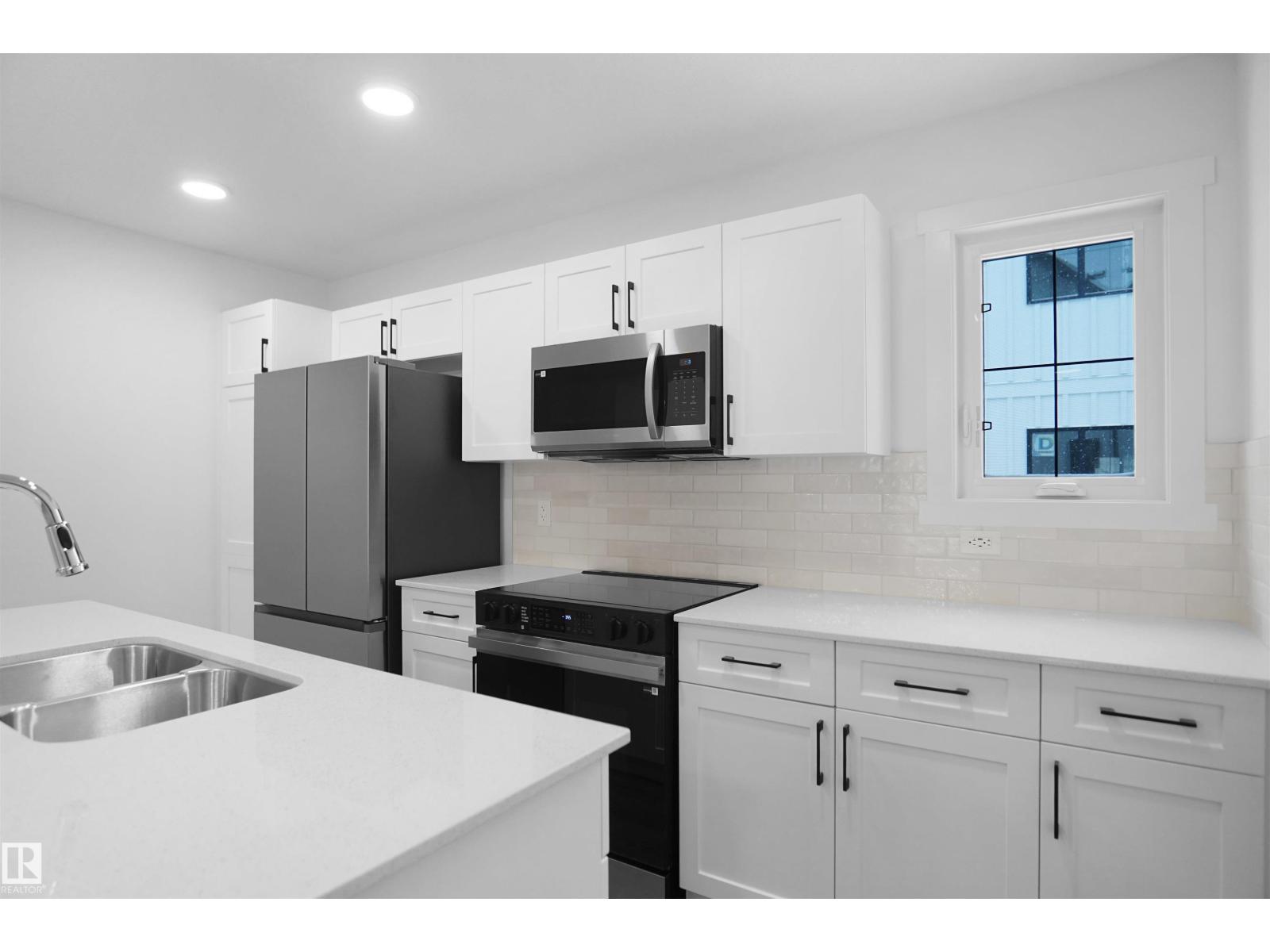 #11 29 AIRPORT RD NW, Edmonton