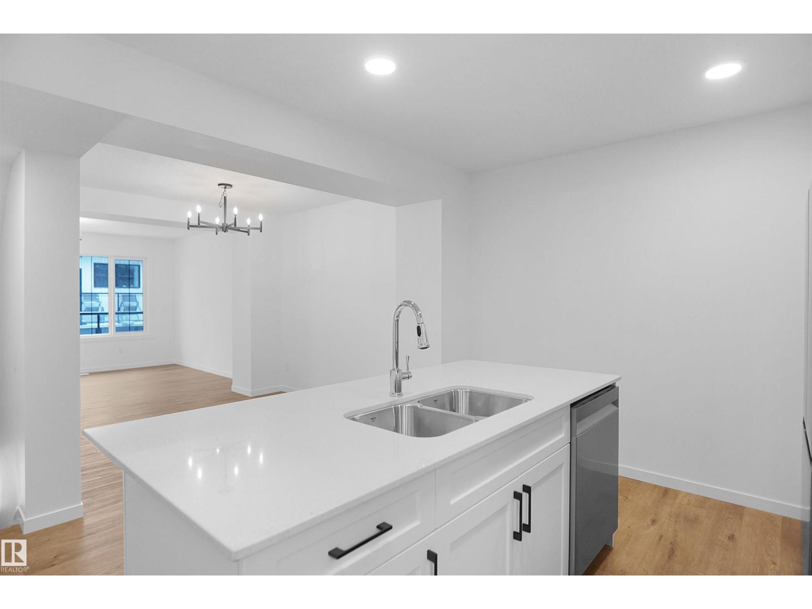 #11 29 AIRPORT RD NW, Edmonton