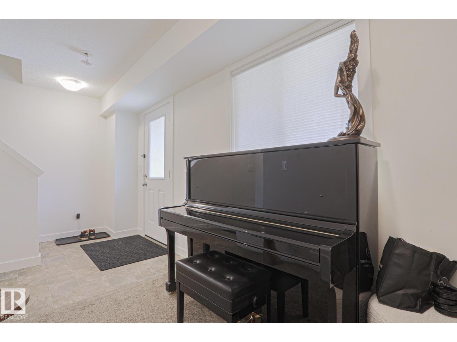 #33 16903 68 ST NW, Edmonton