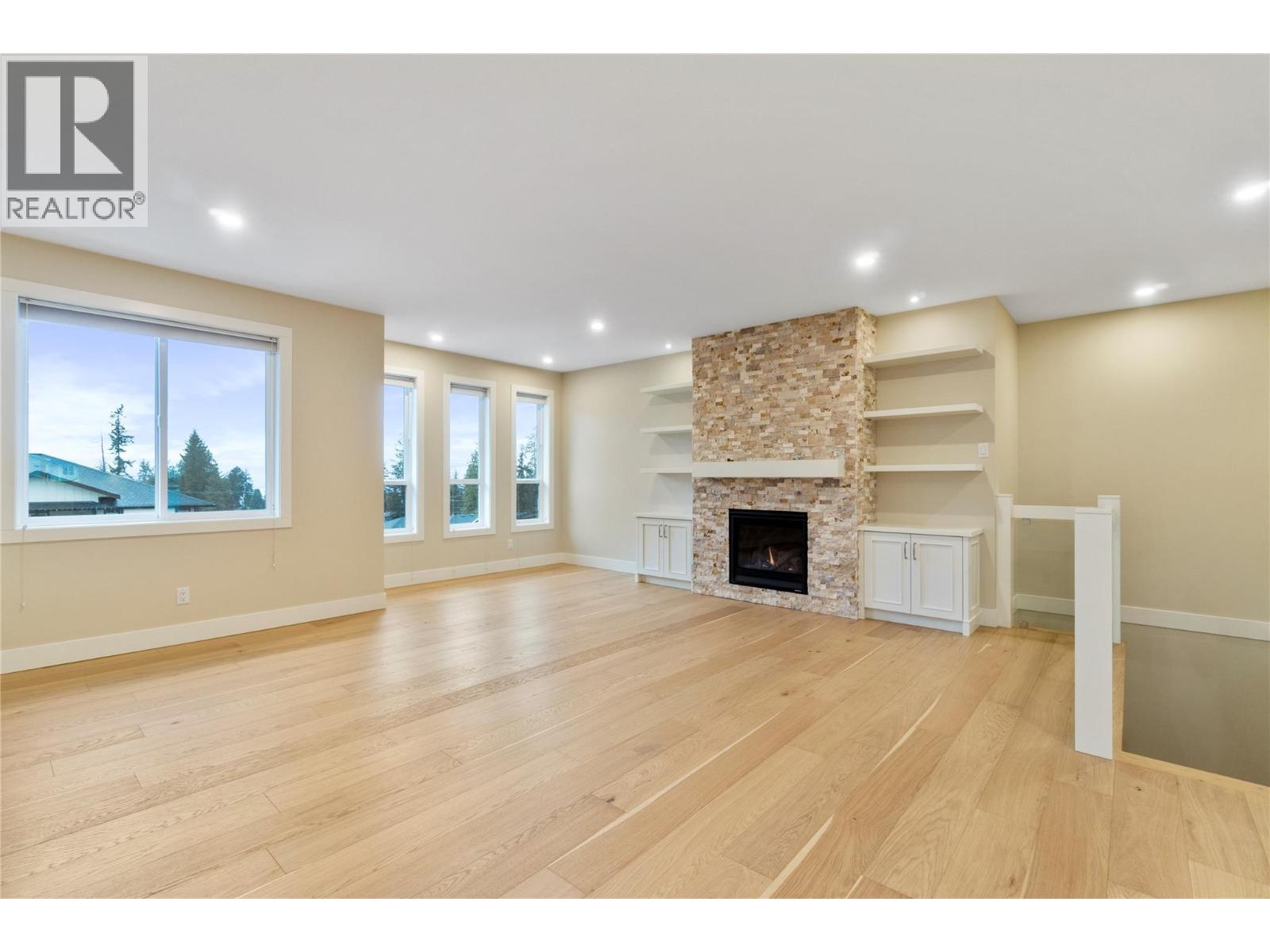 2251 14 Avenue SE - 22