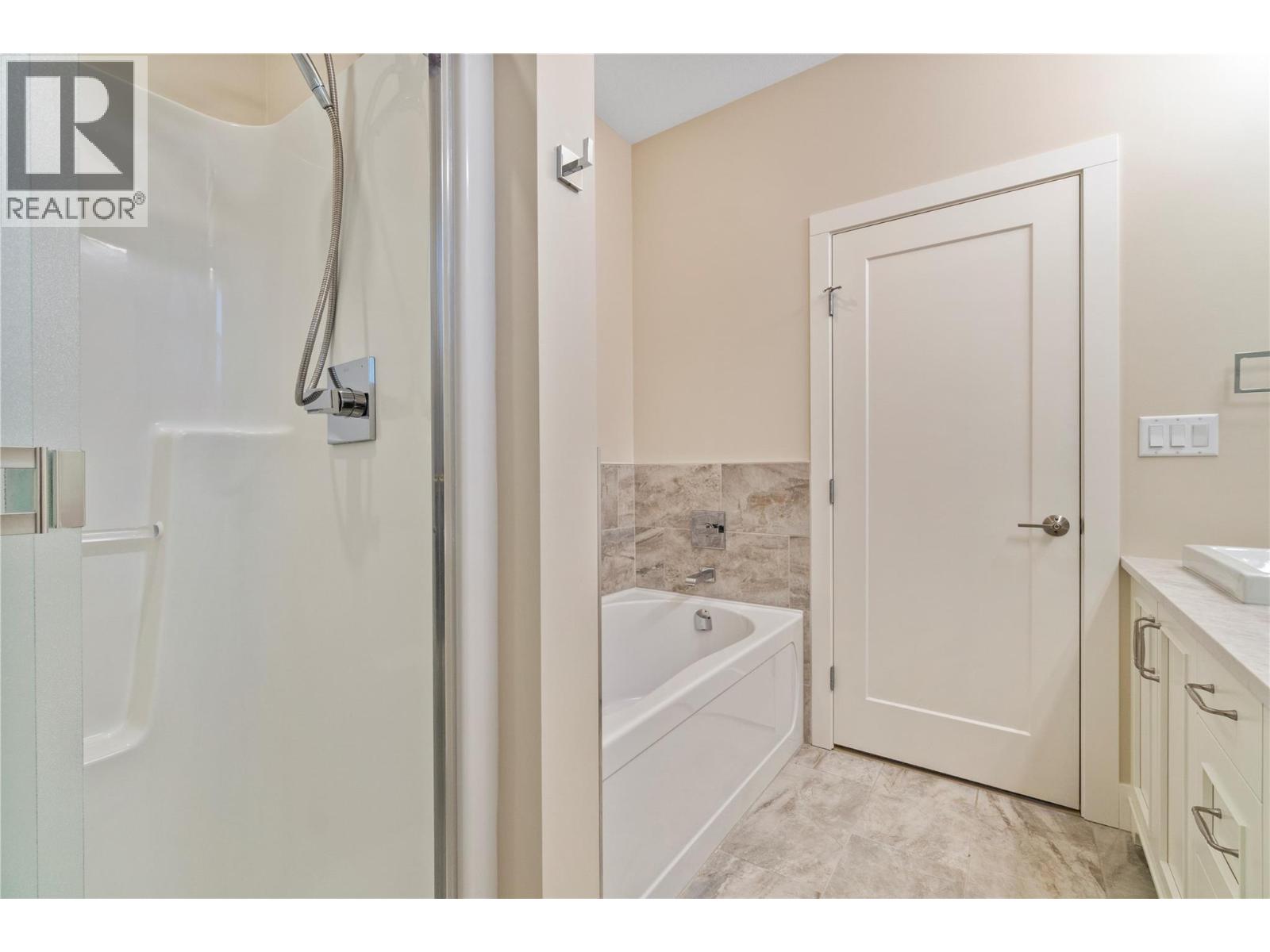 2251 14 Avenue SE - 46