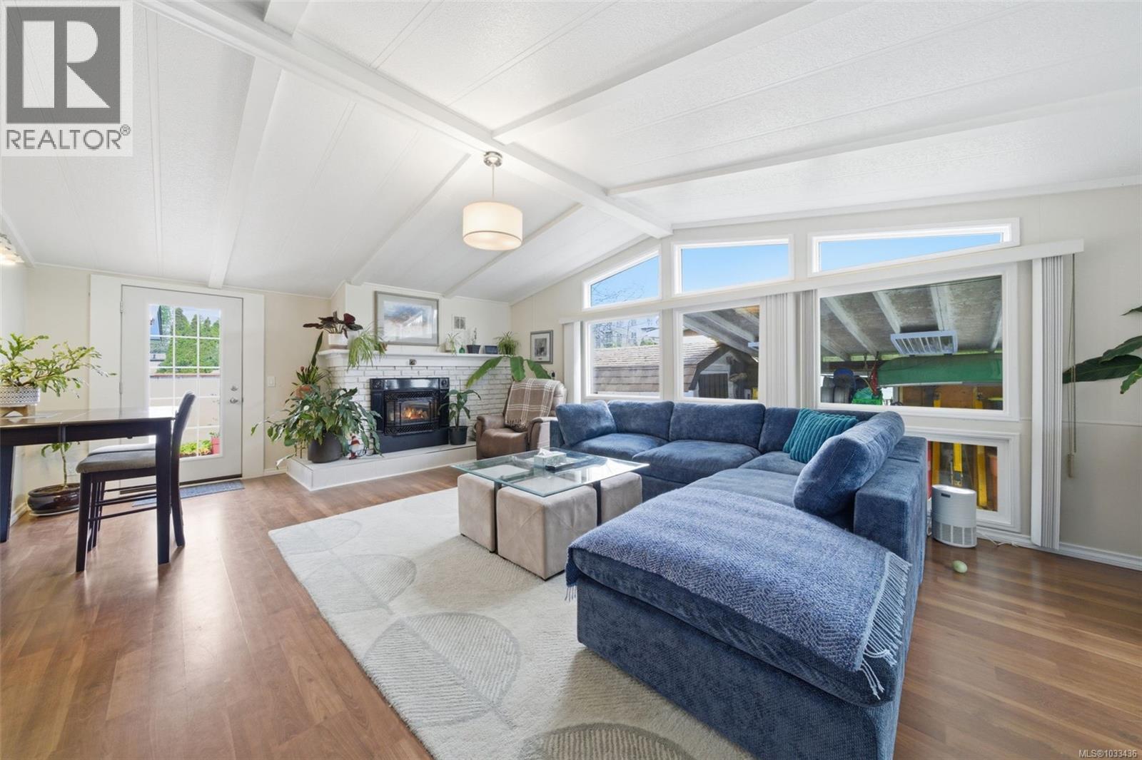 #2 124 Cooper Rd - 2
