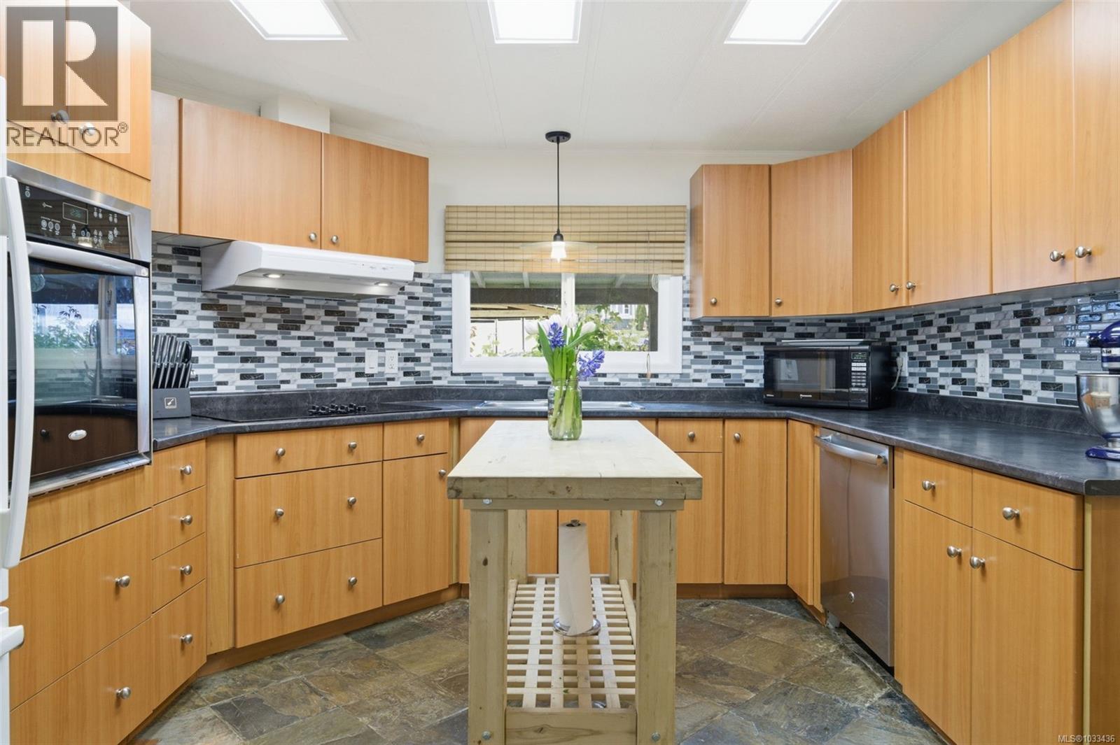 #2 124 Cooper Rd - 5