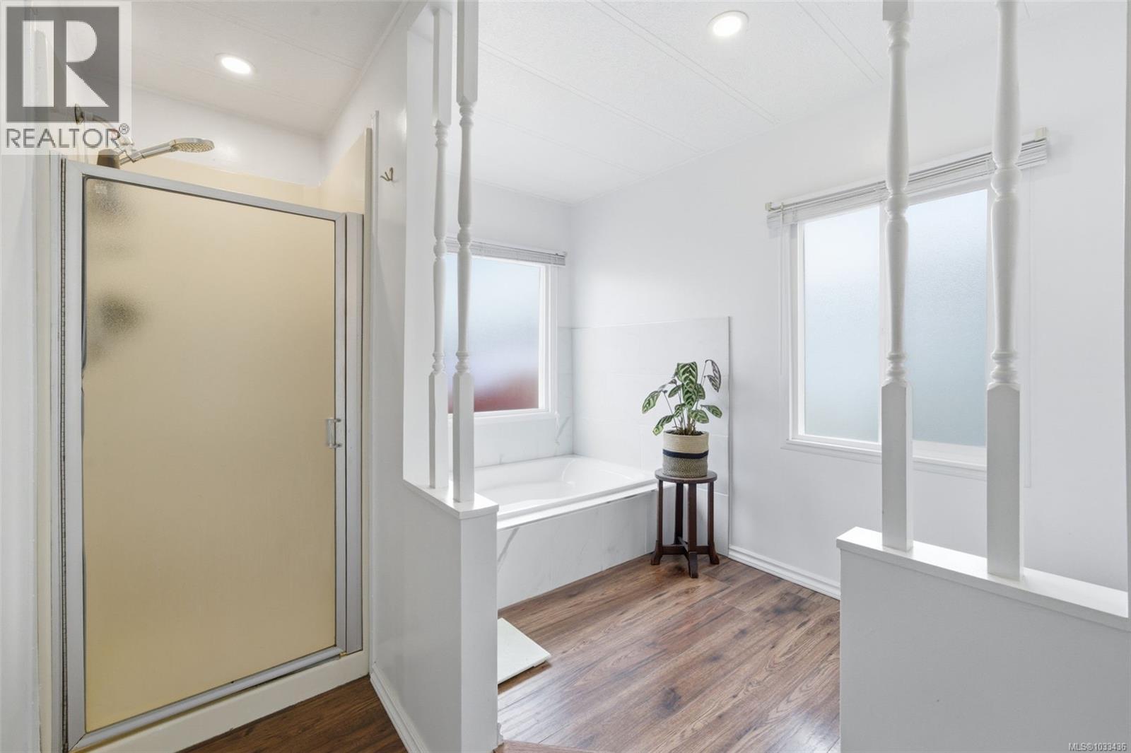 #2 124 Cooper Rd - 8