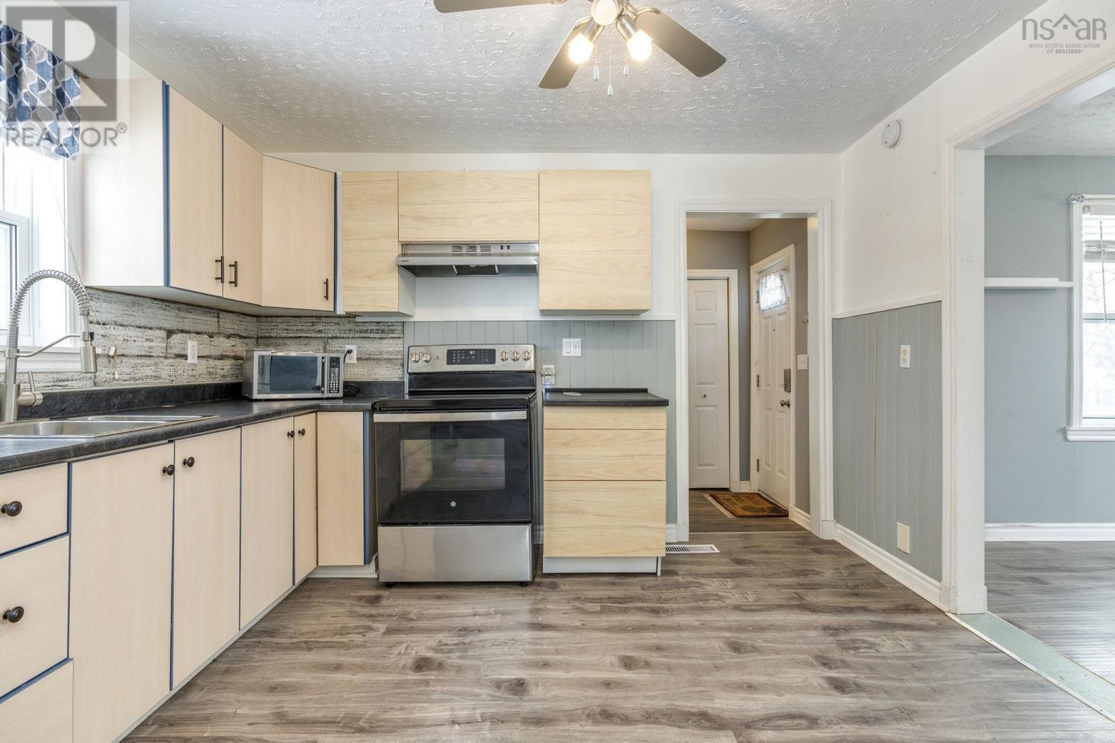 1034 Highway 277 — photo 11