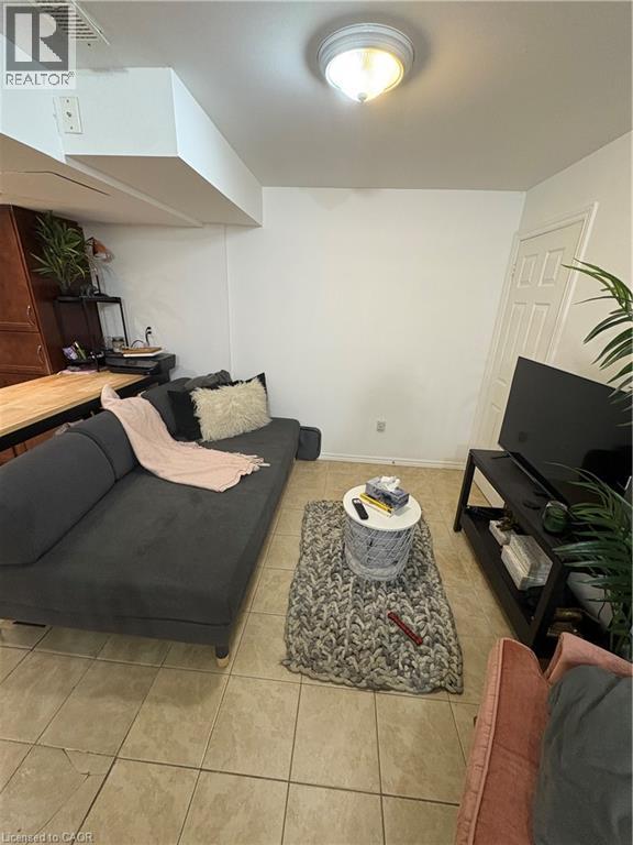 20 QUEENSDALE Avenue W Unit# Bsmt, Hamilton, Ontario, L9C1B5 — Photo 3