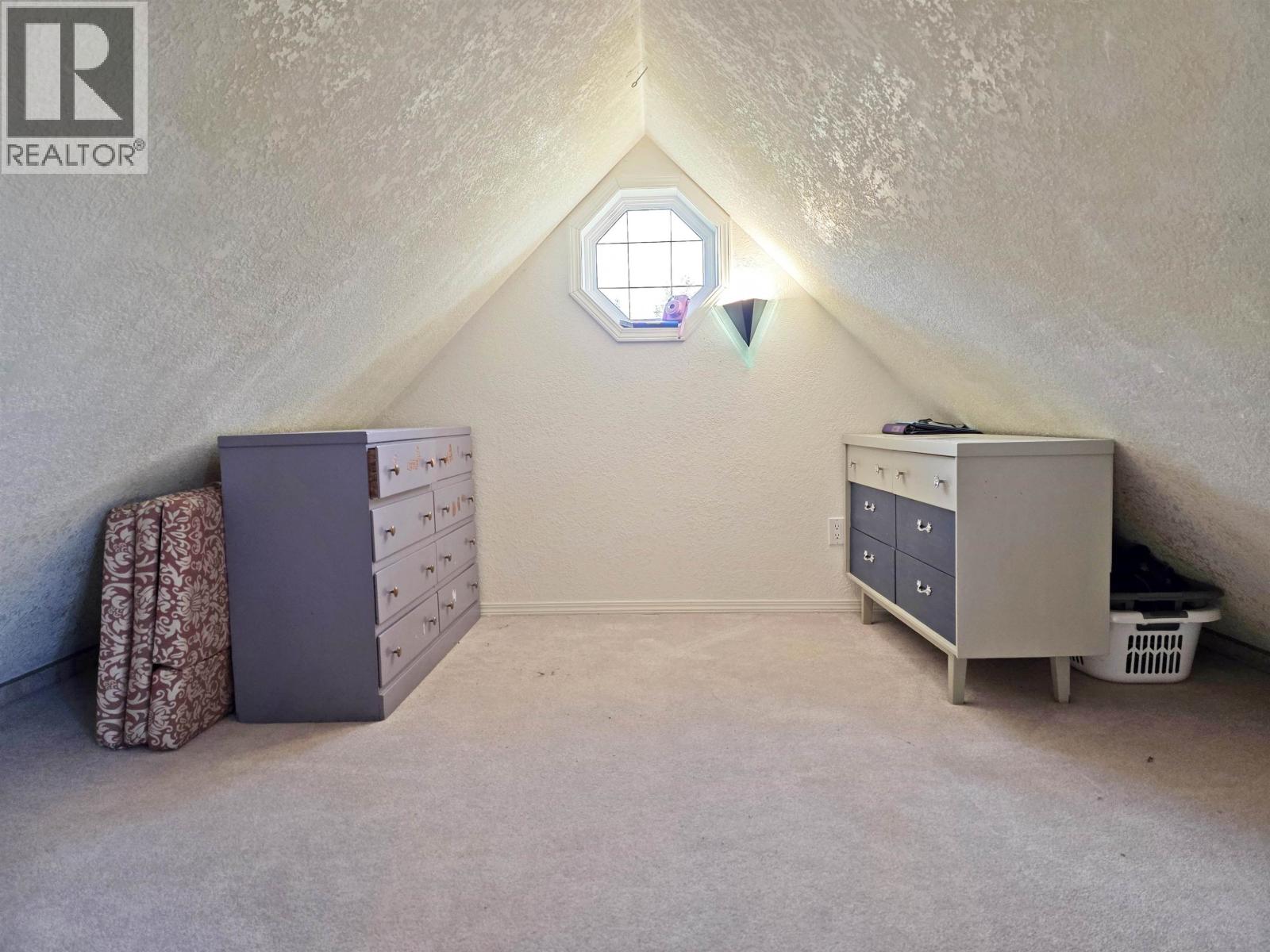 3039 BELCARRA ROAD - 40