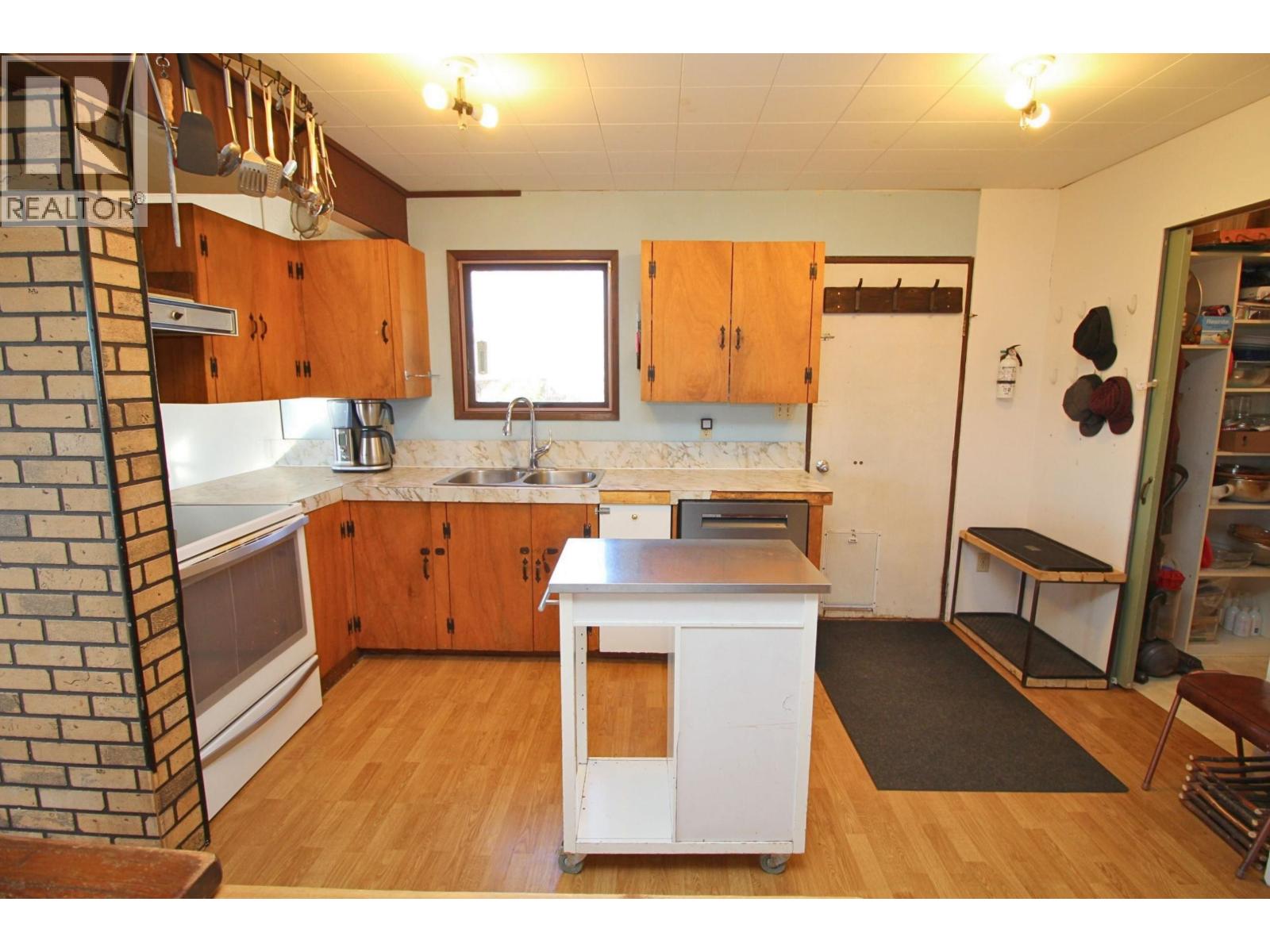 14322 JARMAN Road, Topley