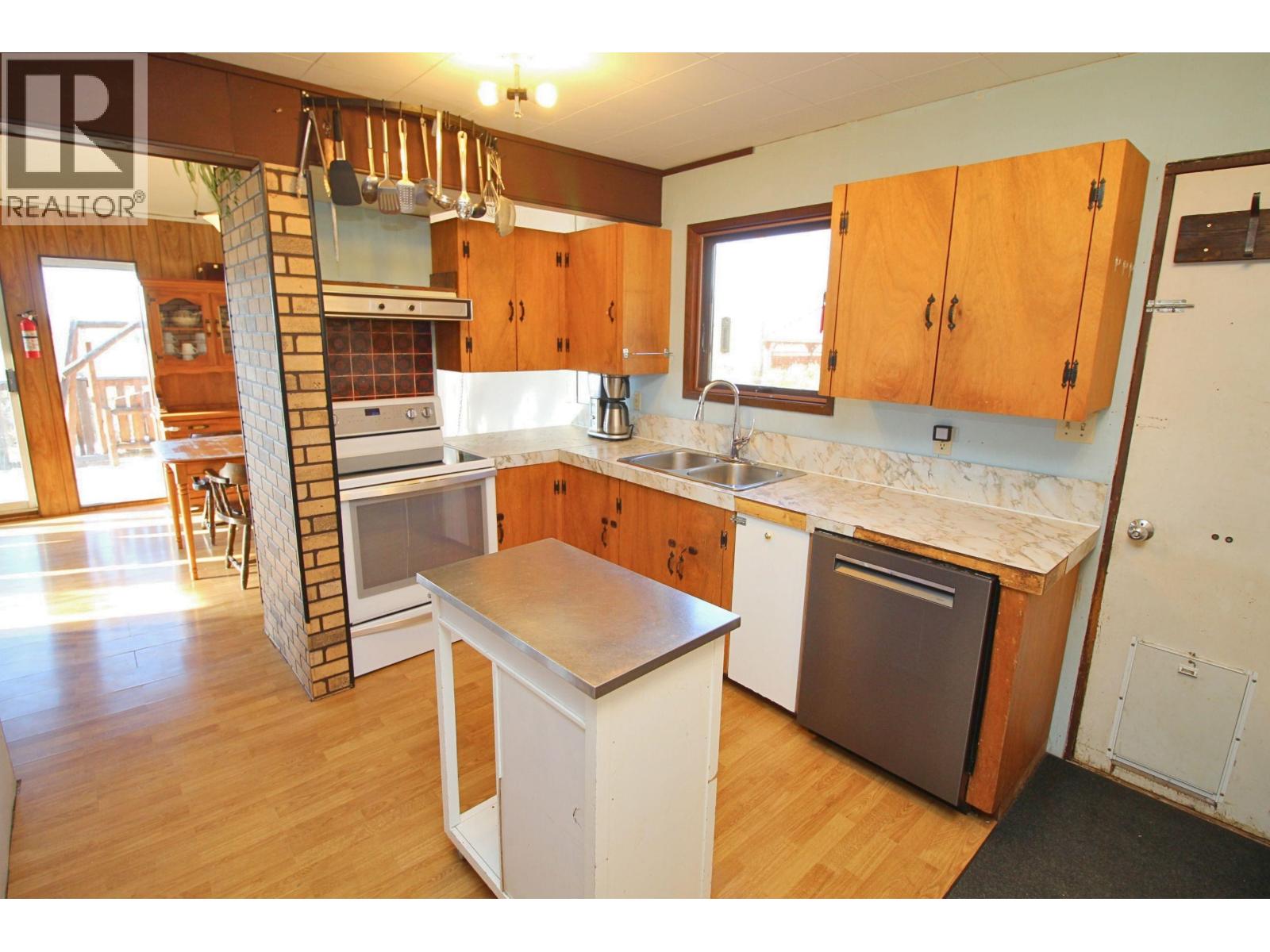 14322 JARMAN Road, Topley