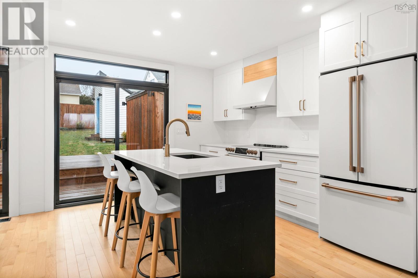 Property 11 of 40 of 3320 Agricola Street