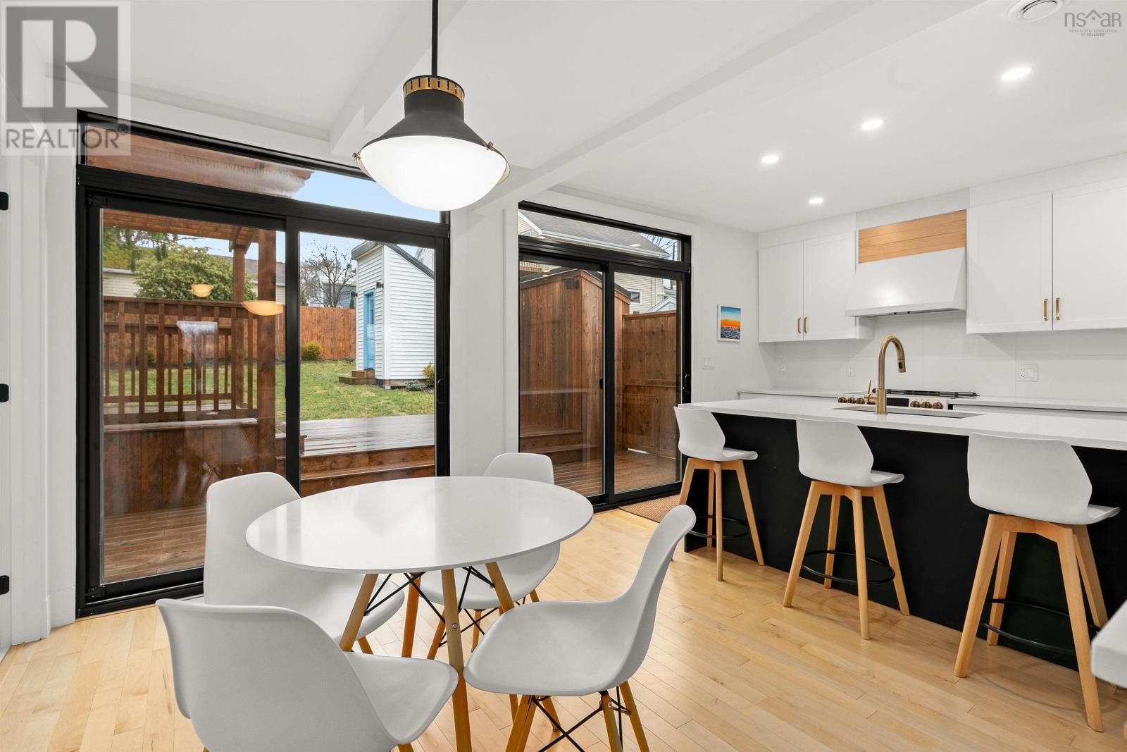 Property 14 of 40 of 3320 Agricola Street