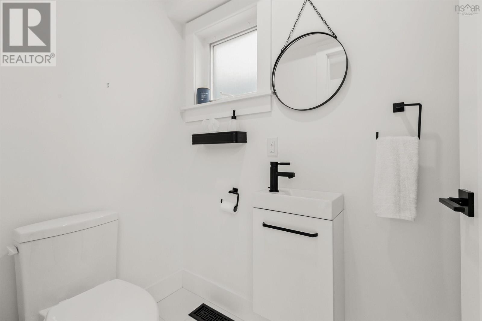 Property 21 of 40 of 3320 Agricola Street