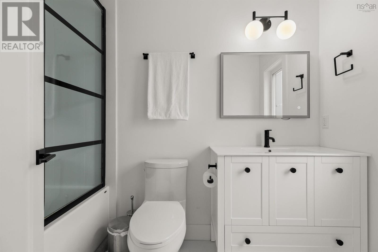 Property 25 of 40 of 3320 Agricola Street