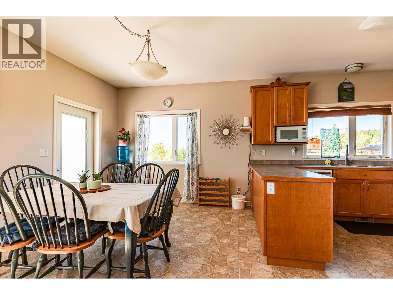 120 VALLEY ROAD - 5