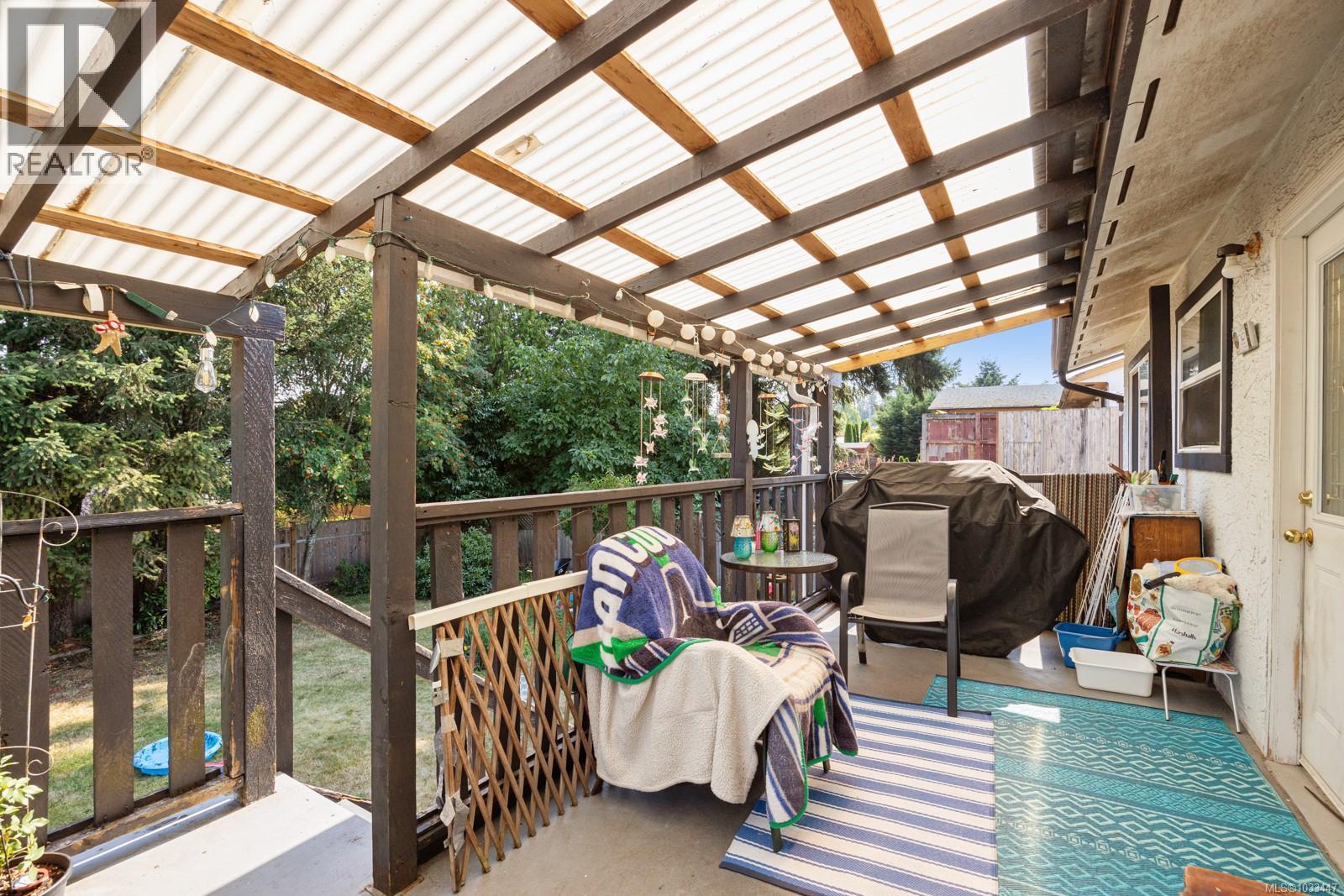 648 22nd St - 20