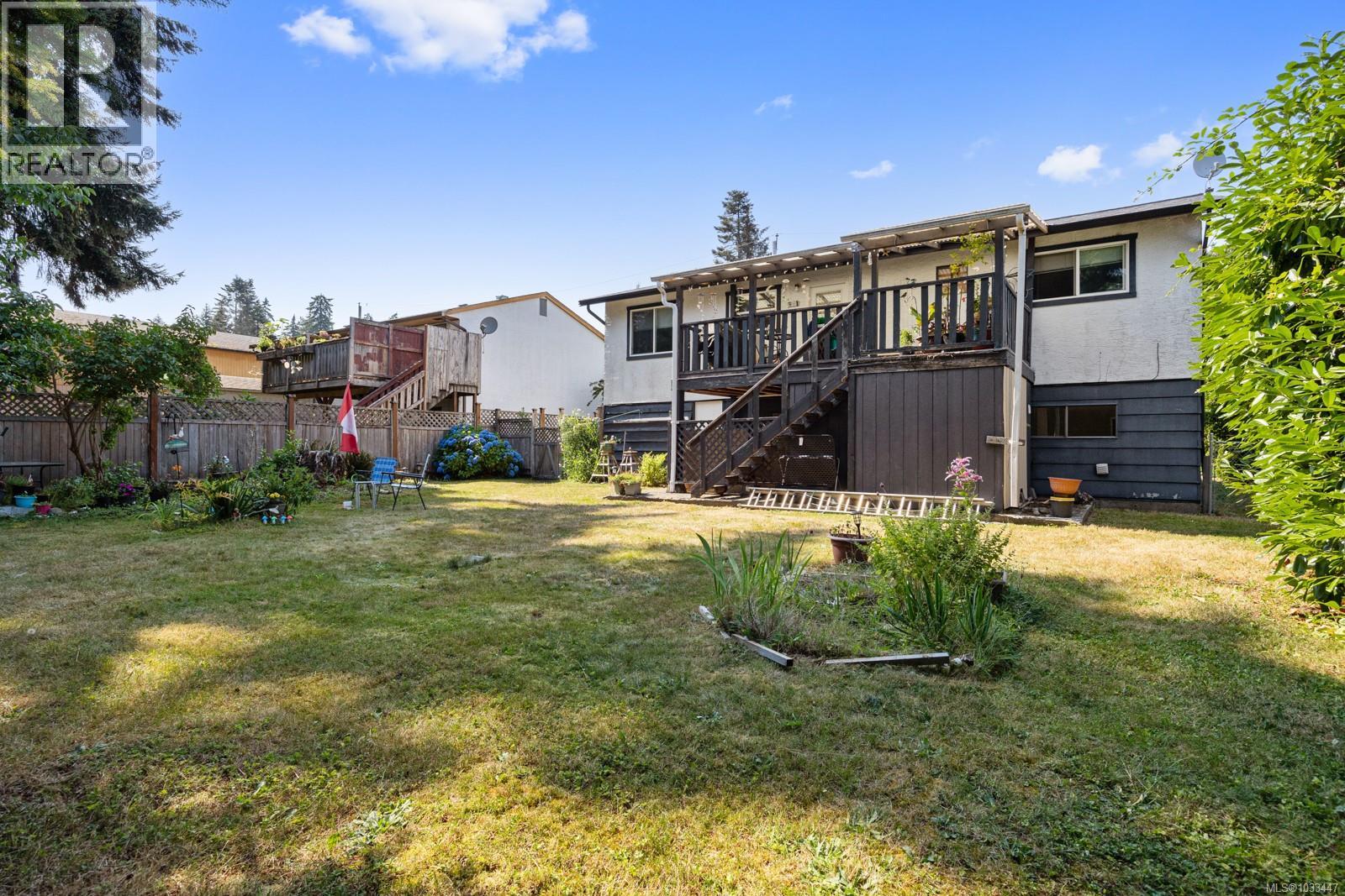 648 22nd St - 23