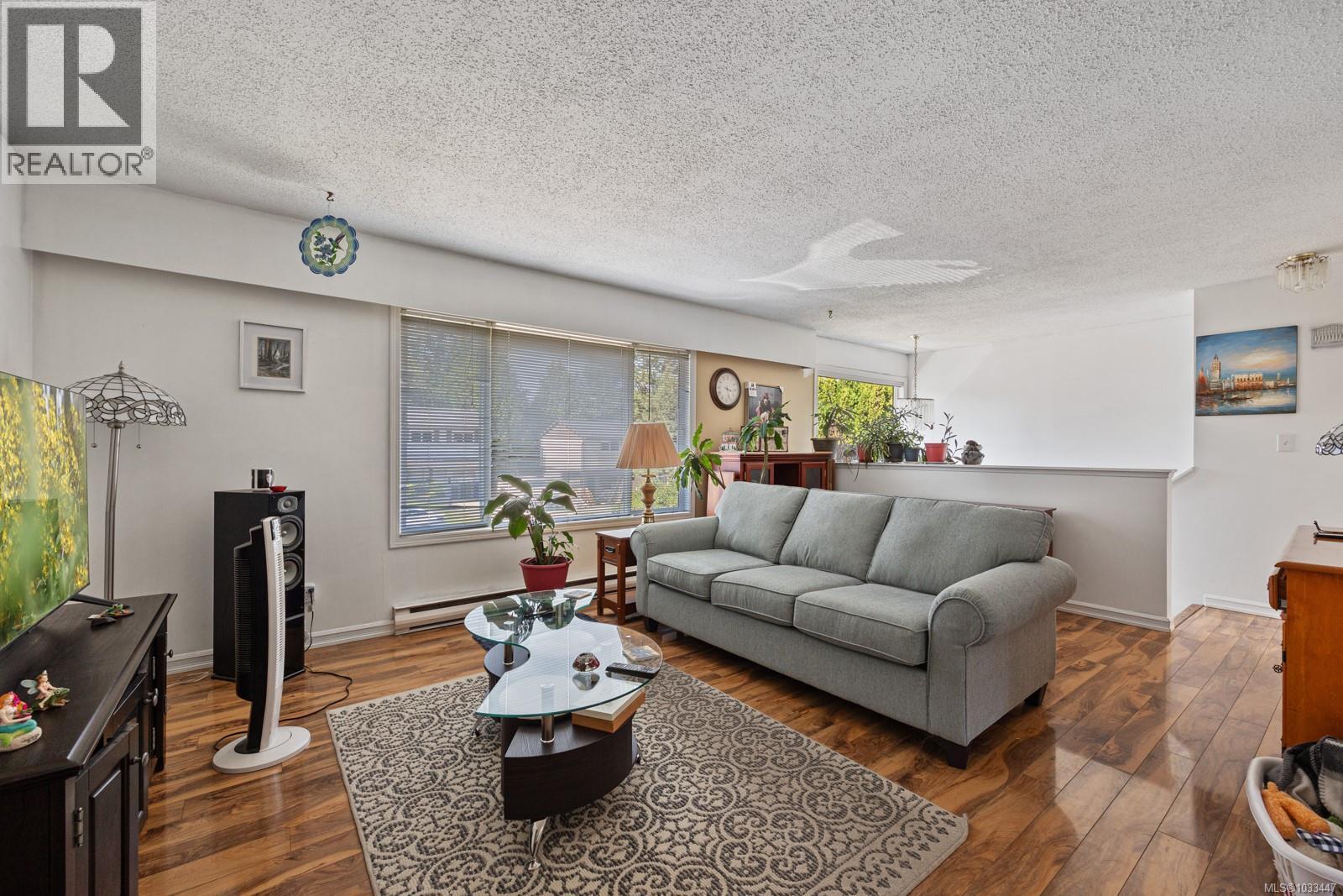 648 22nd St - 6