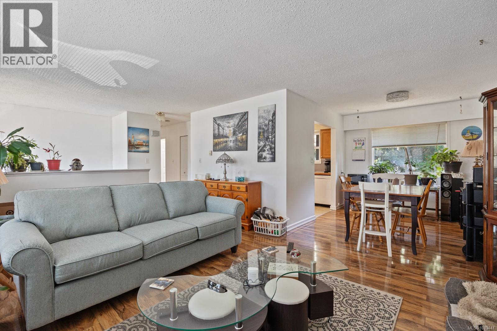 648 22nd St - 7