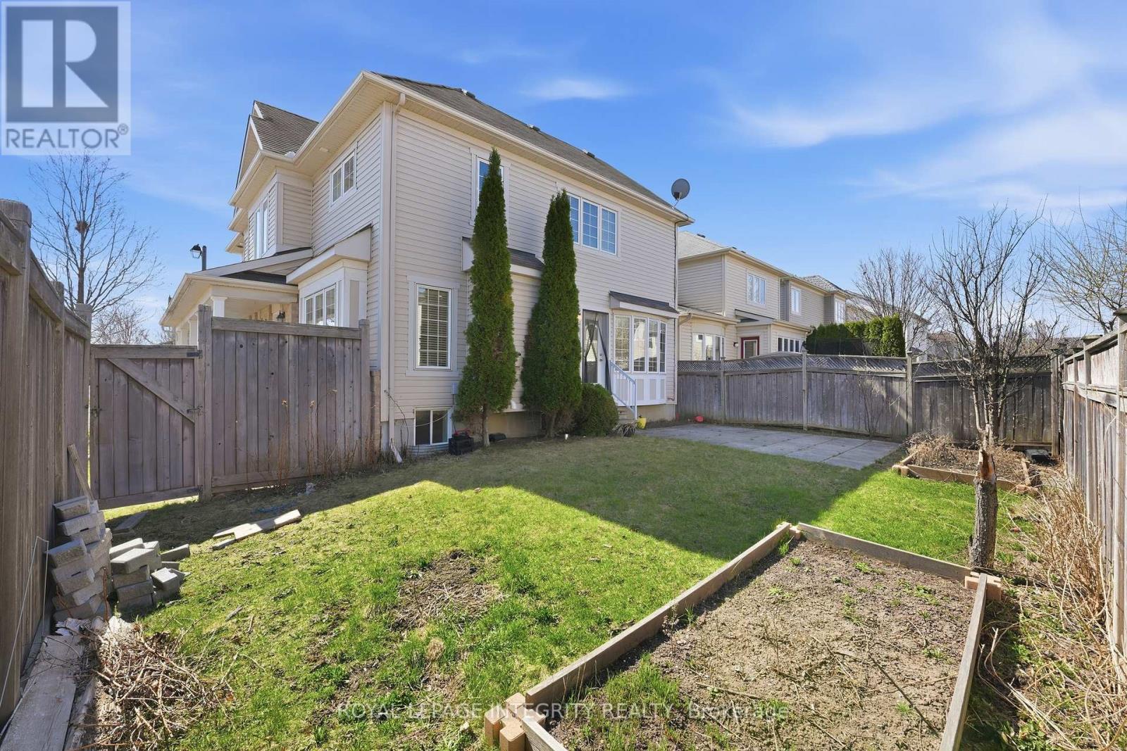 200 BURNABY DRIVE — photo 40