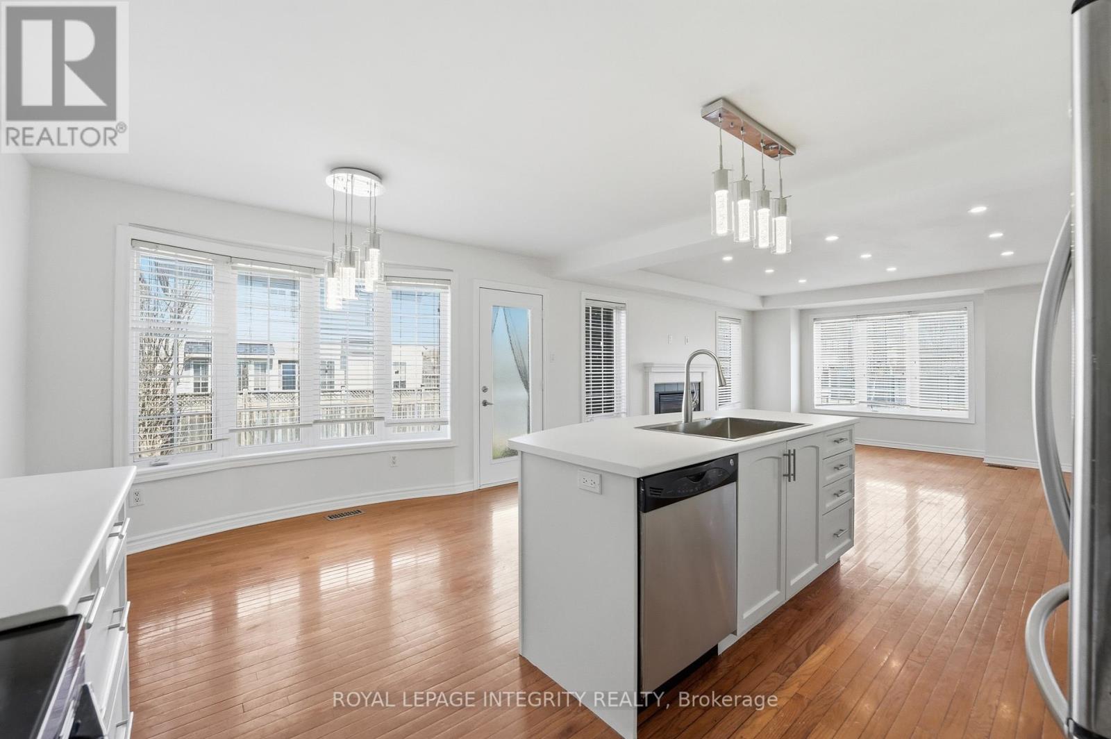 200 BURNABY DRIVE — photo 8