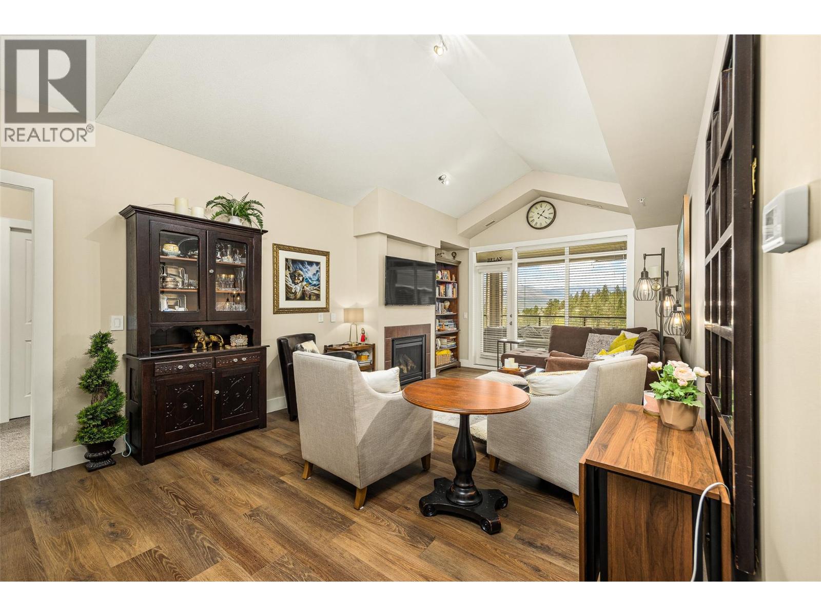 2532 Shoreline Drive Unit# 417, Lake Country