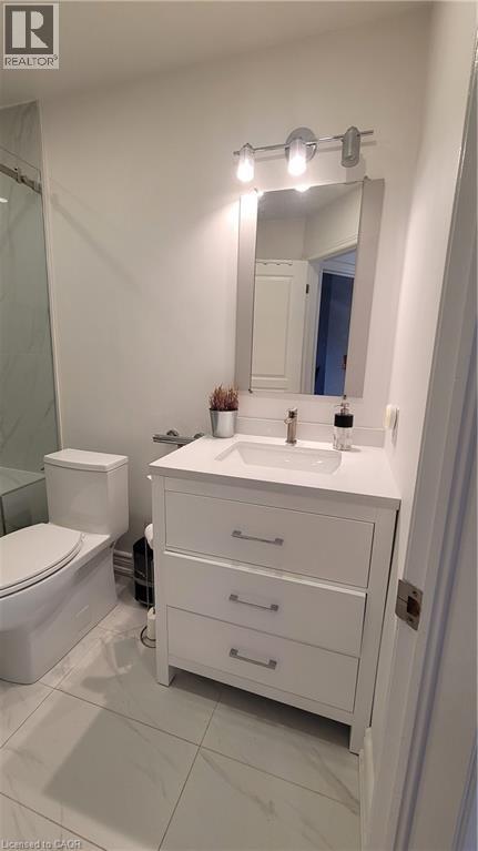 20 QUEENSDALE Avenue W Unit# Room, Hamilton, Ontario, L9C1B5 — Photo 5