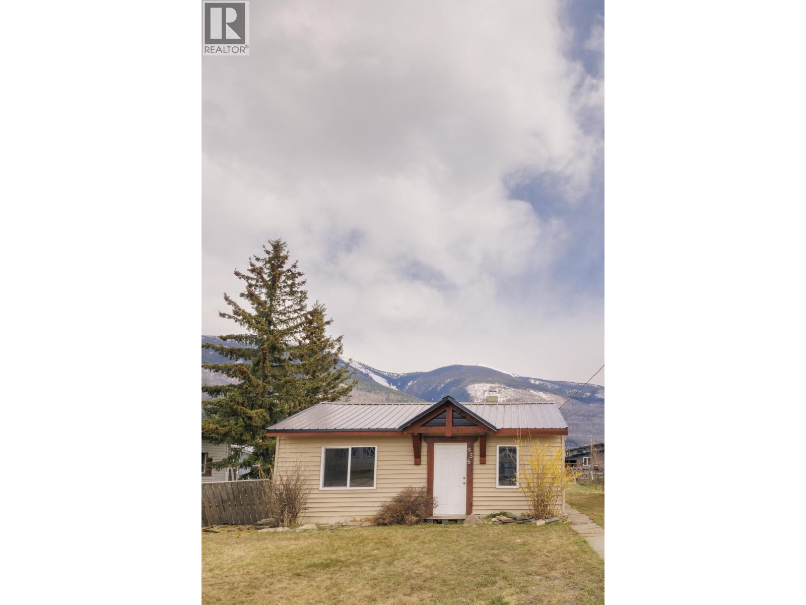 956 4TH AVENUE - Image 3