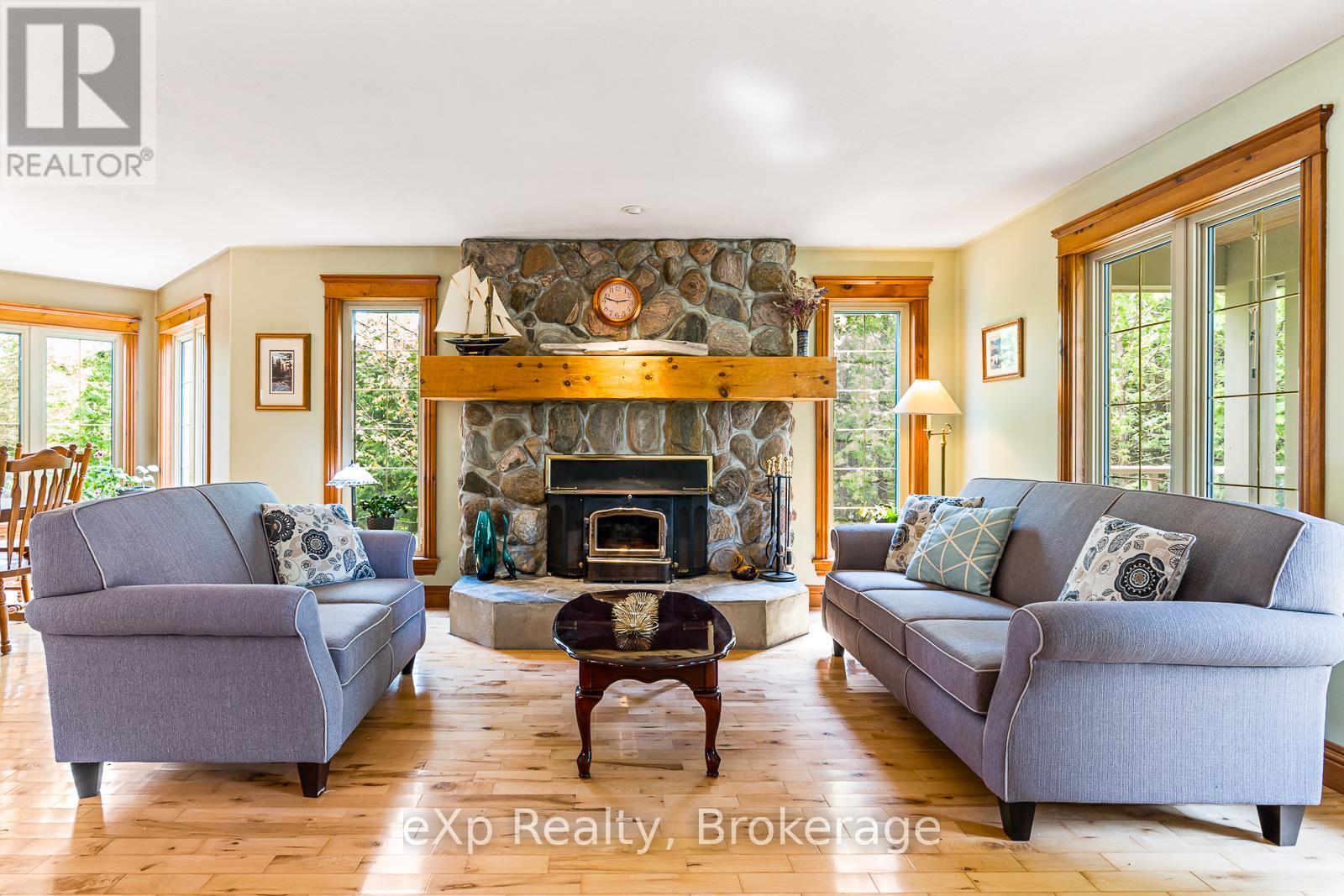 61 FOX TRAIL — photo 6