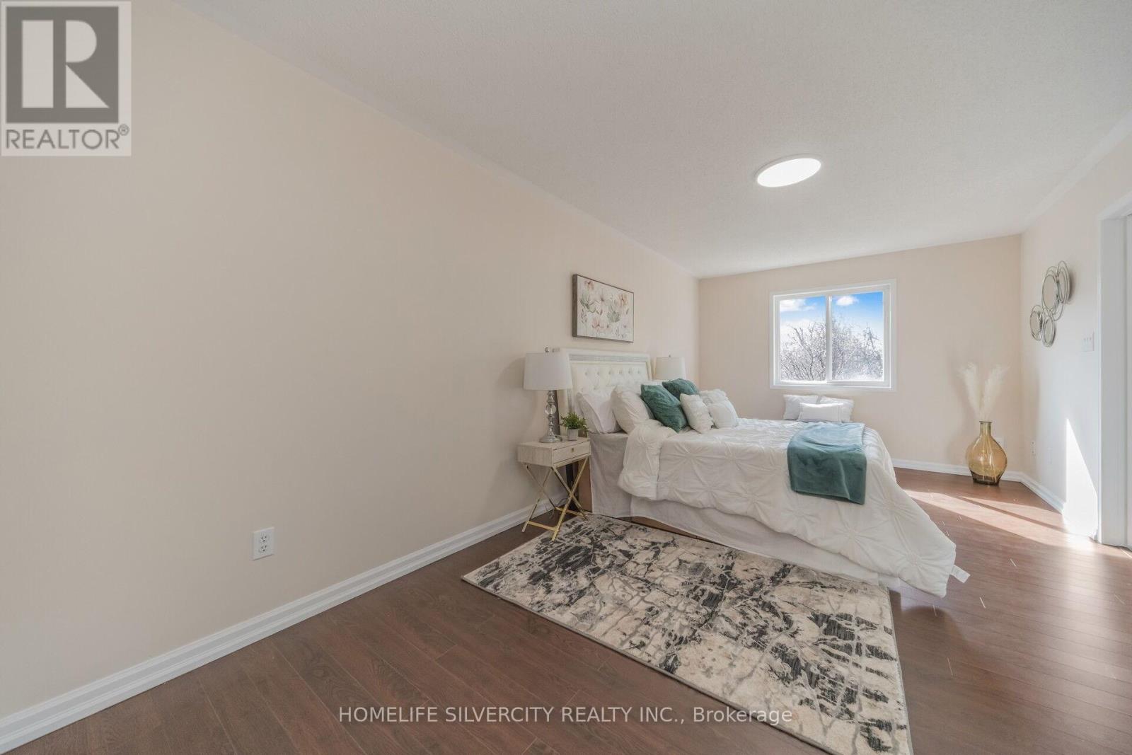 8 OAK GARDENS COURT - 27