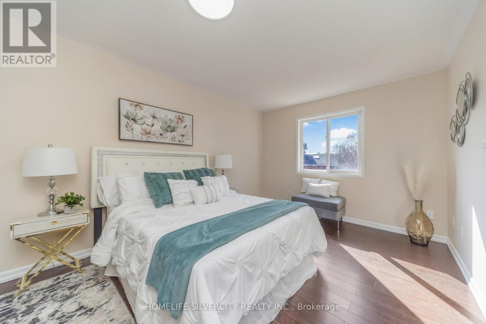 8 OAK GARDENS COURT - 28