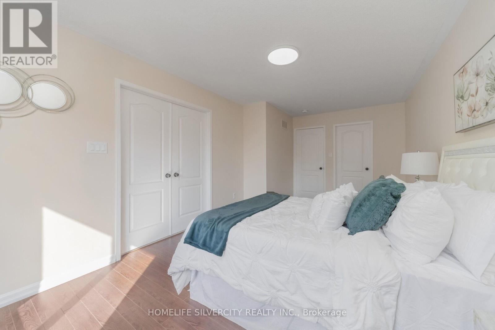 8 OAK GARDENS COURT - 29
