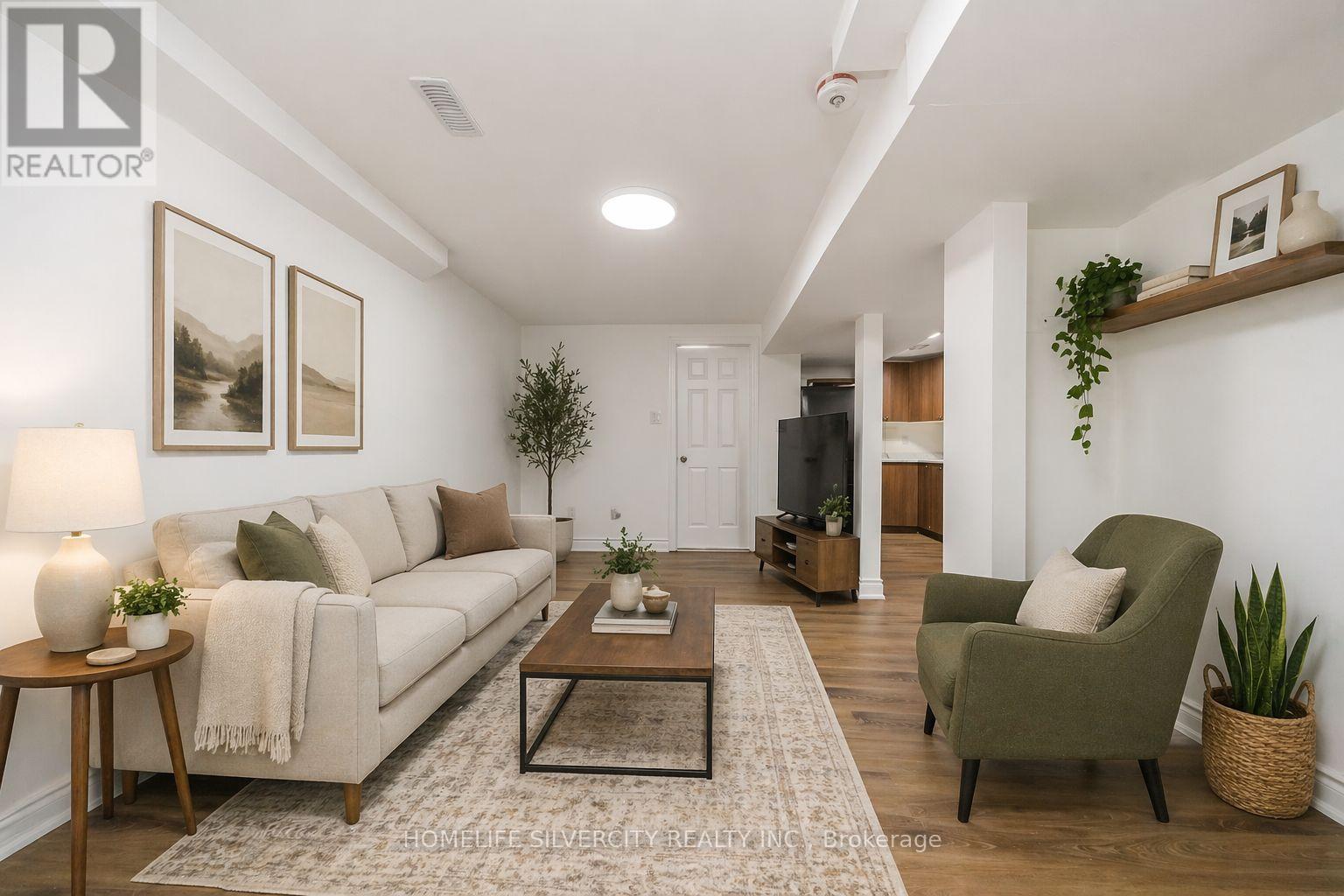 8 OAK GARDENS COURT - 40