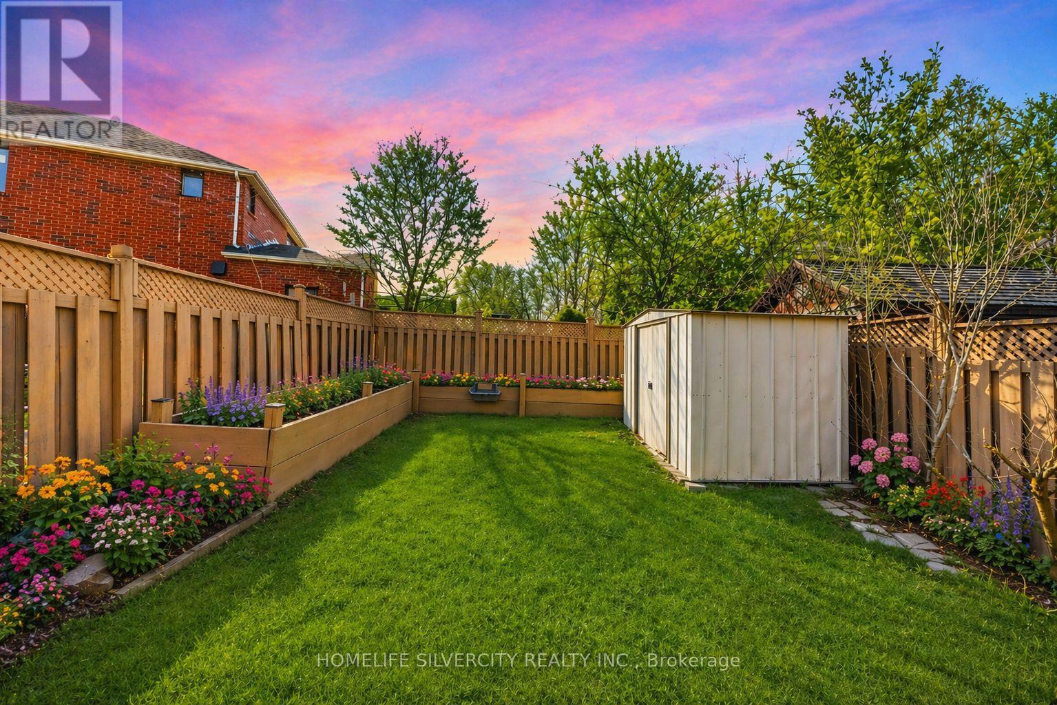 8 OAK GARDENS COURT - 47