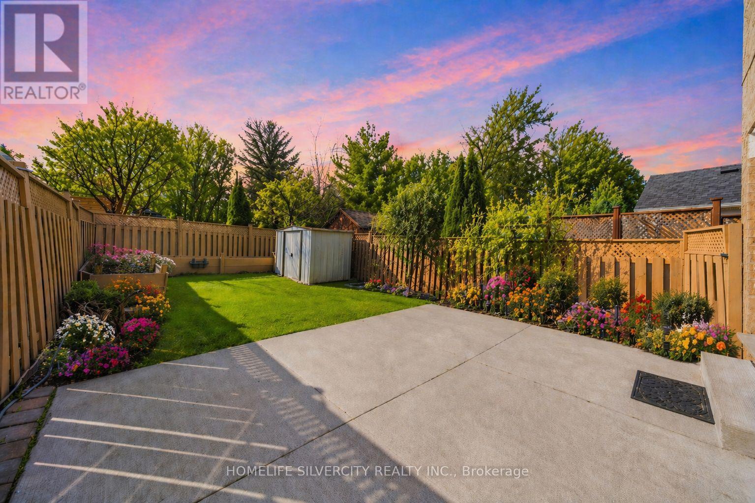 8 OAK GARDENS COURT - 48