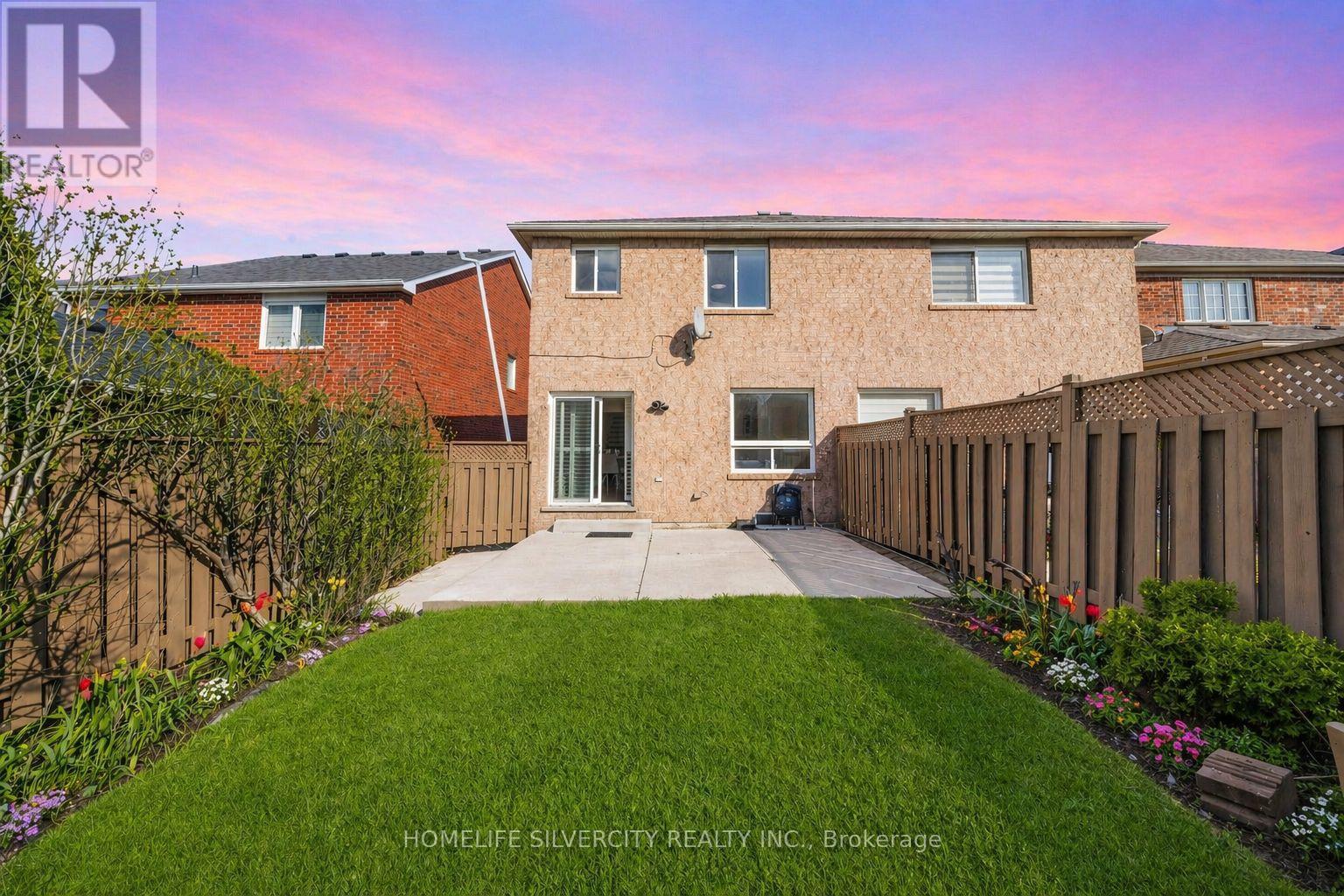 8 OAK GARDENS COURT - 49
