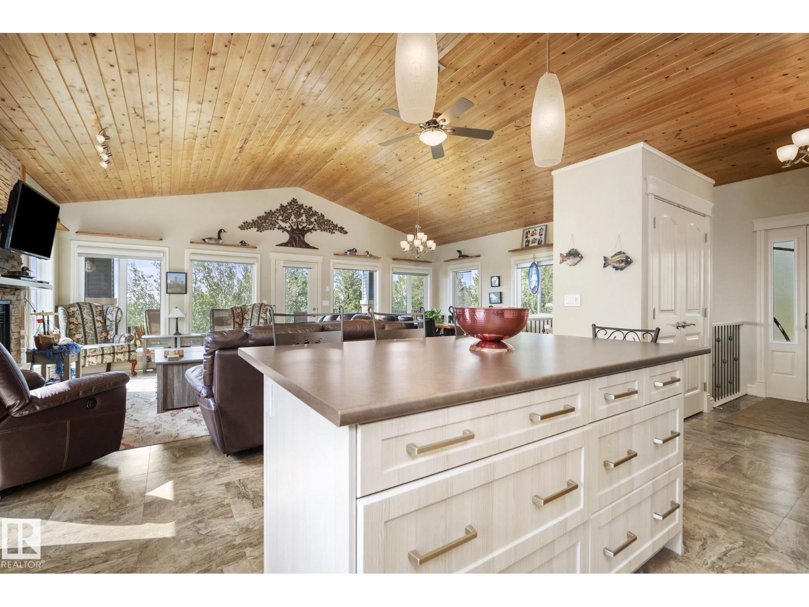 4518 LAKESHORE RD, Rural Parkland County