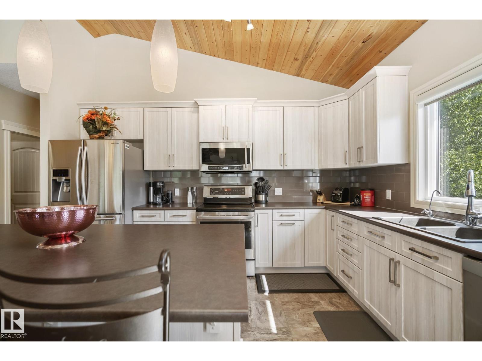 4518 LAKESHORE RD, Rural Parkland County