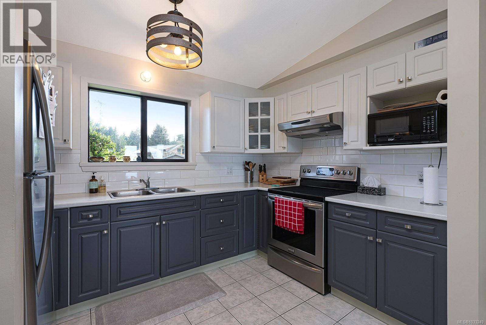 3640 East Rd, Denman Island