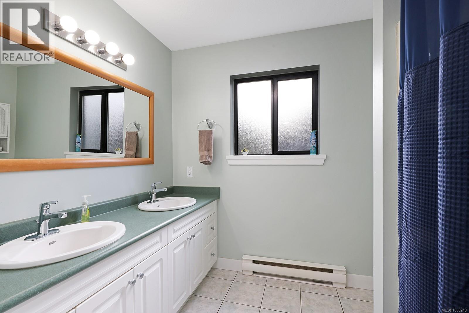 3640 East Rd, Denman Island